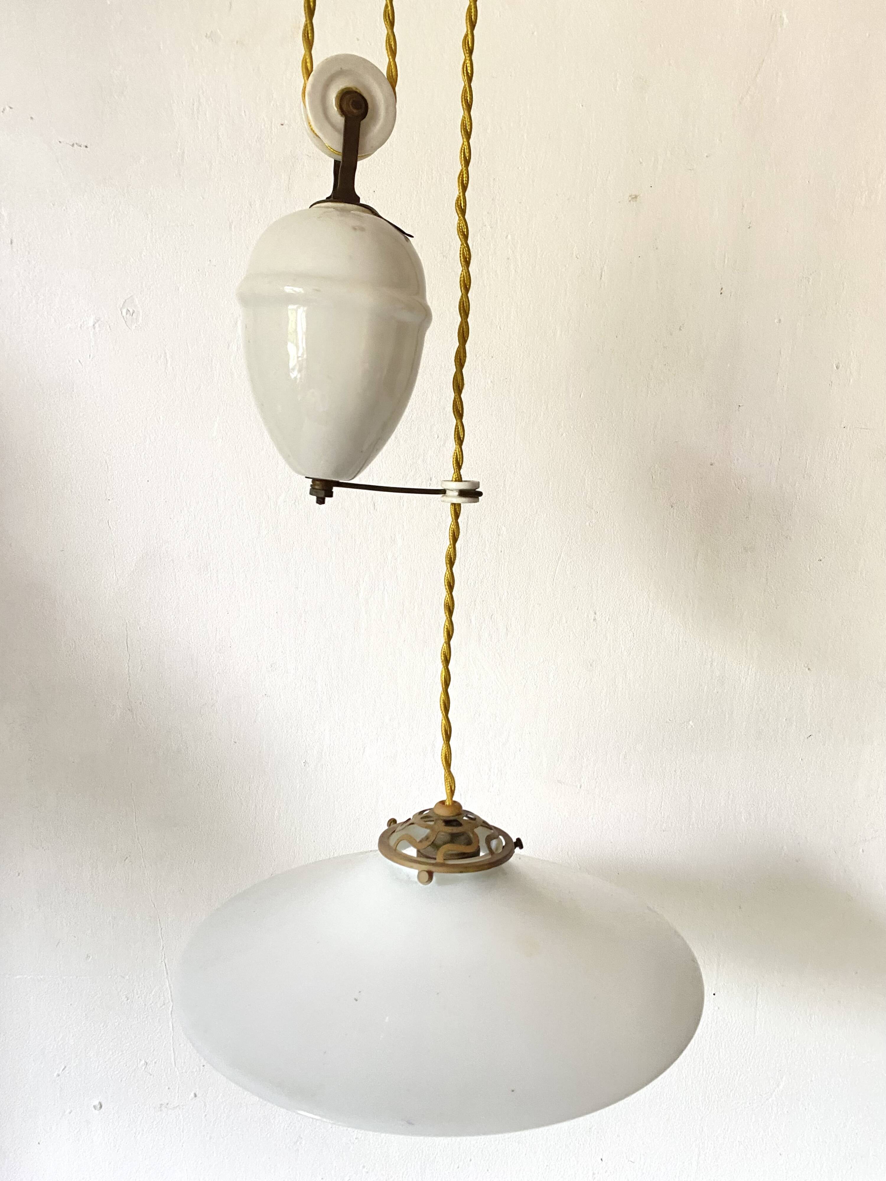 Complete rise and fall in porcelain