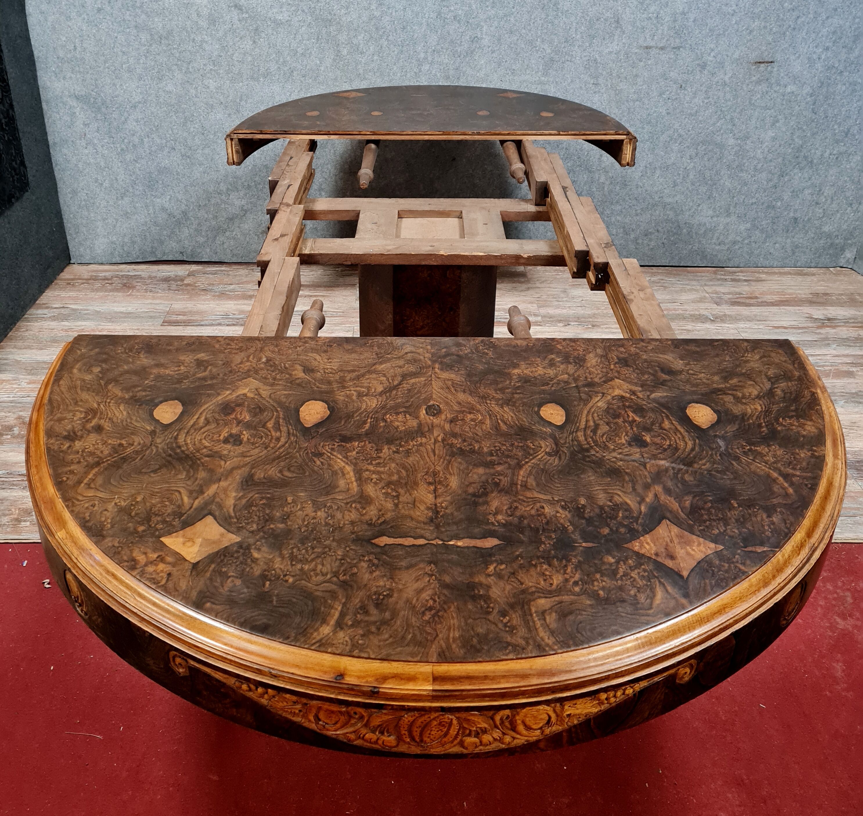 Art Deco period extension table in heather magnifying glass circa circa 1920-1925 (280cm)