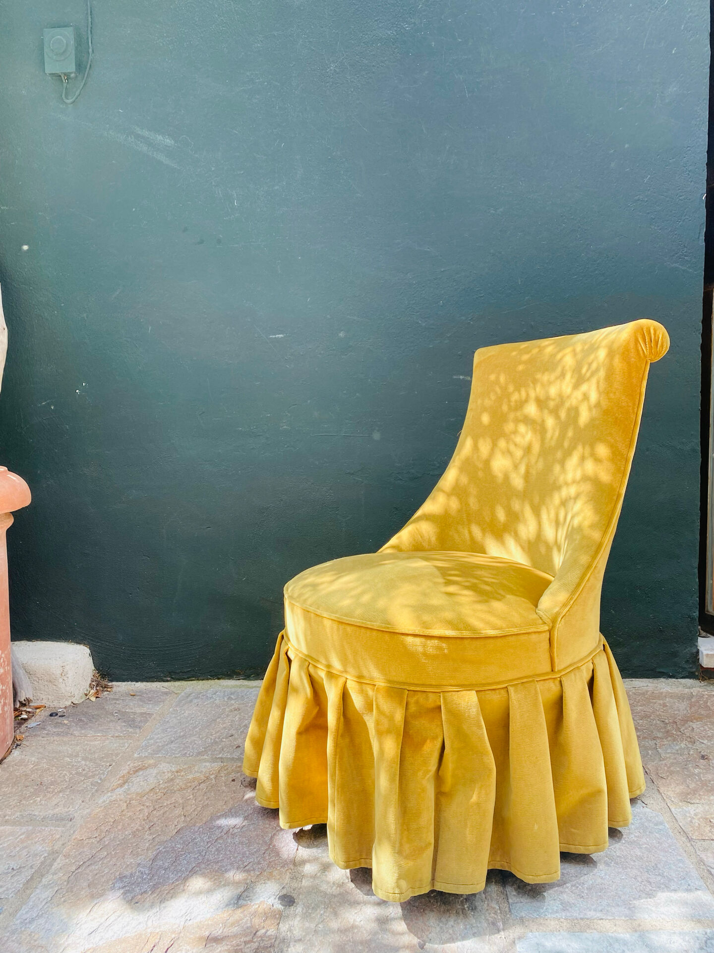 Vintage frog chair