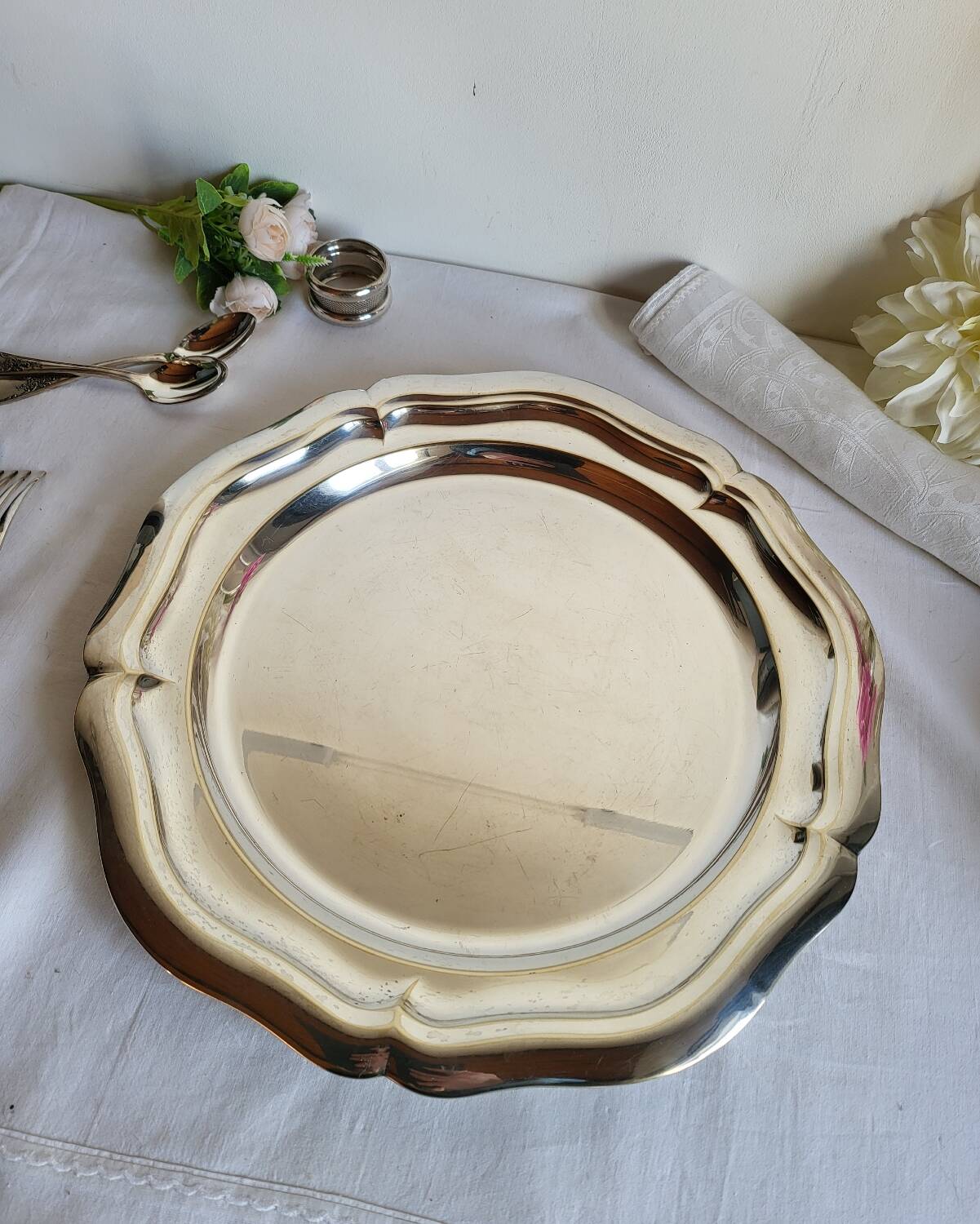 Plat de Service Rond en métal argenté Quist Alpacca