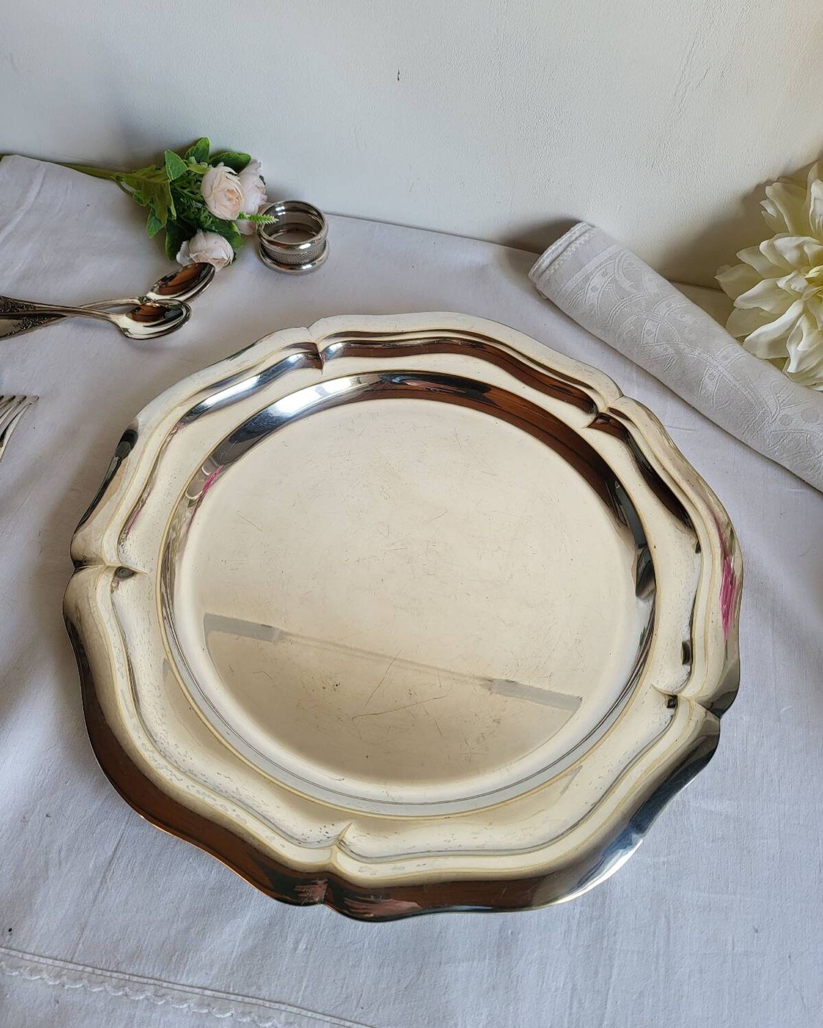 Plat de Service Rond en métal argenté Quist Alpacca