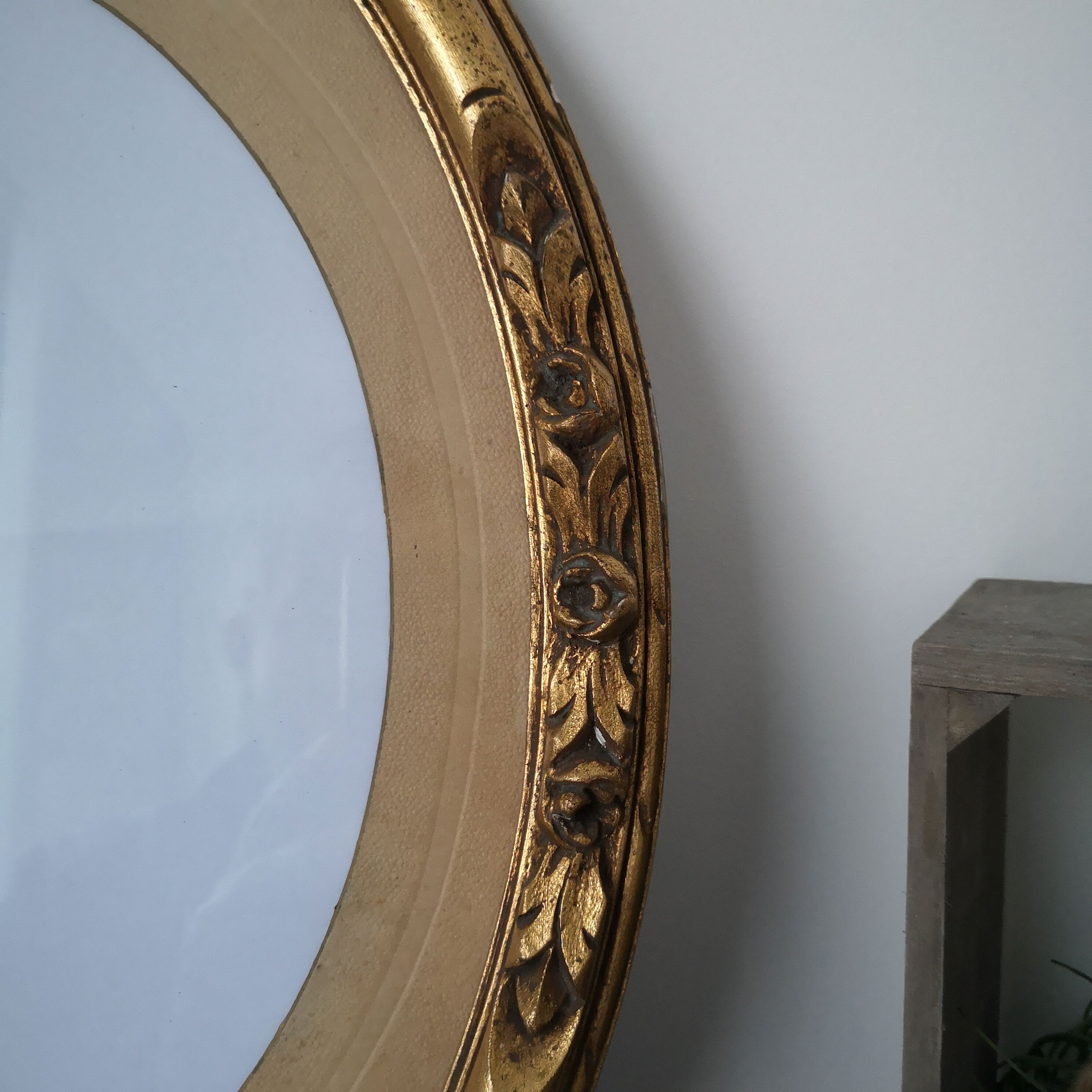 Golden frame floral pattern