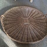 Round wicker tray