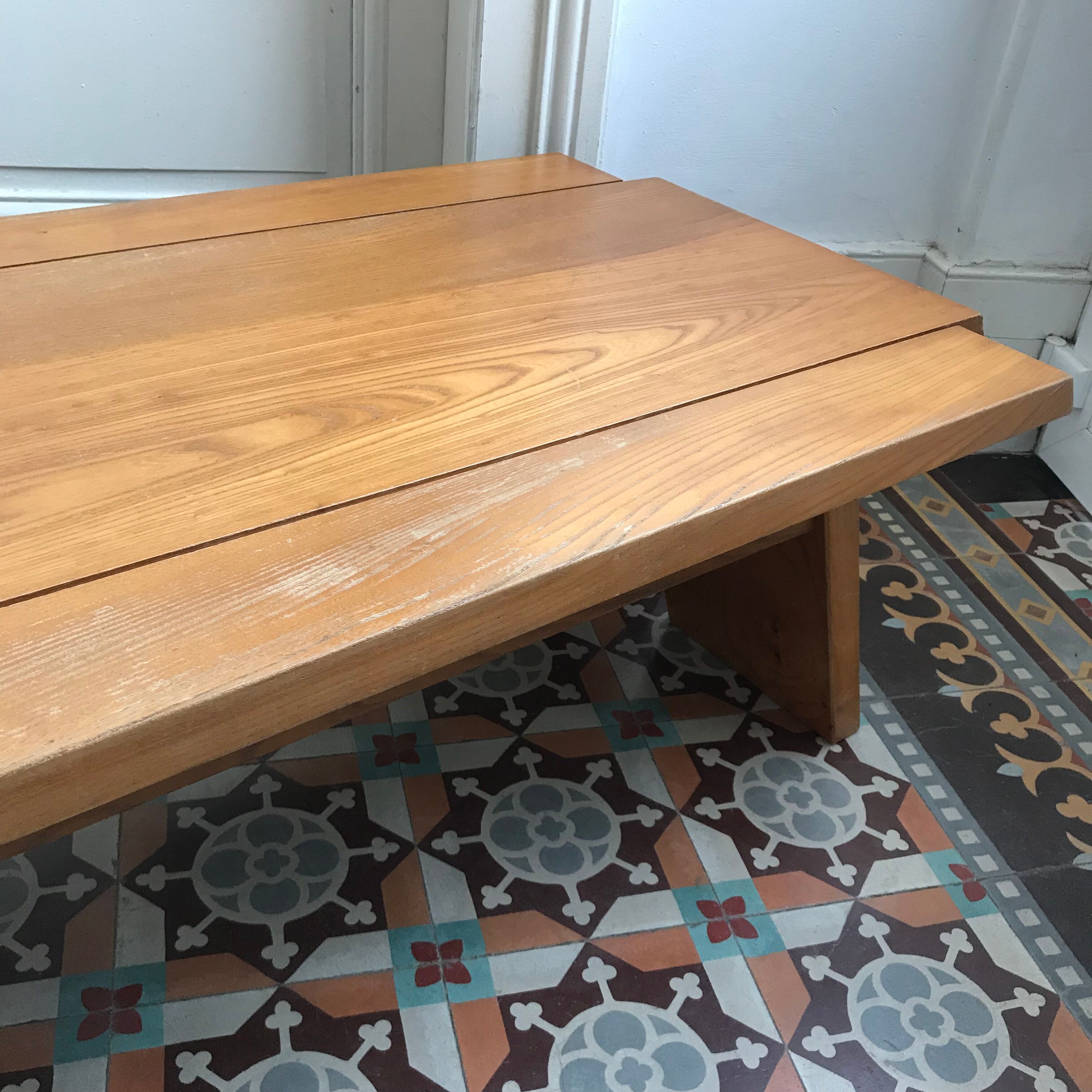Table basse en orme massif