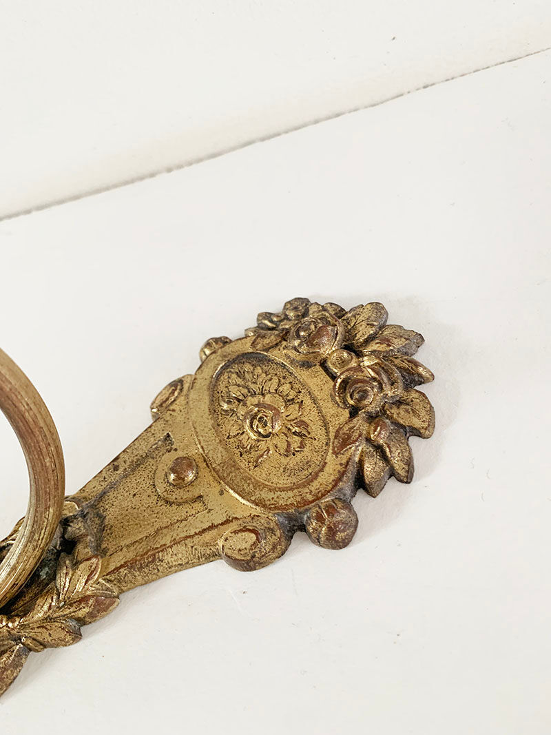 Tulip and brass applique