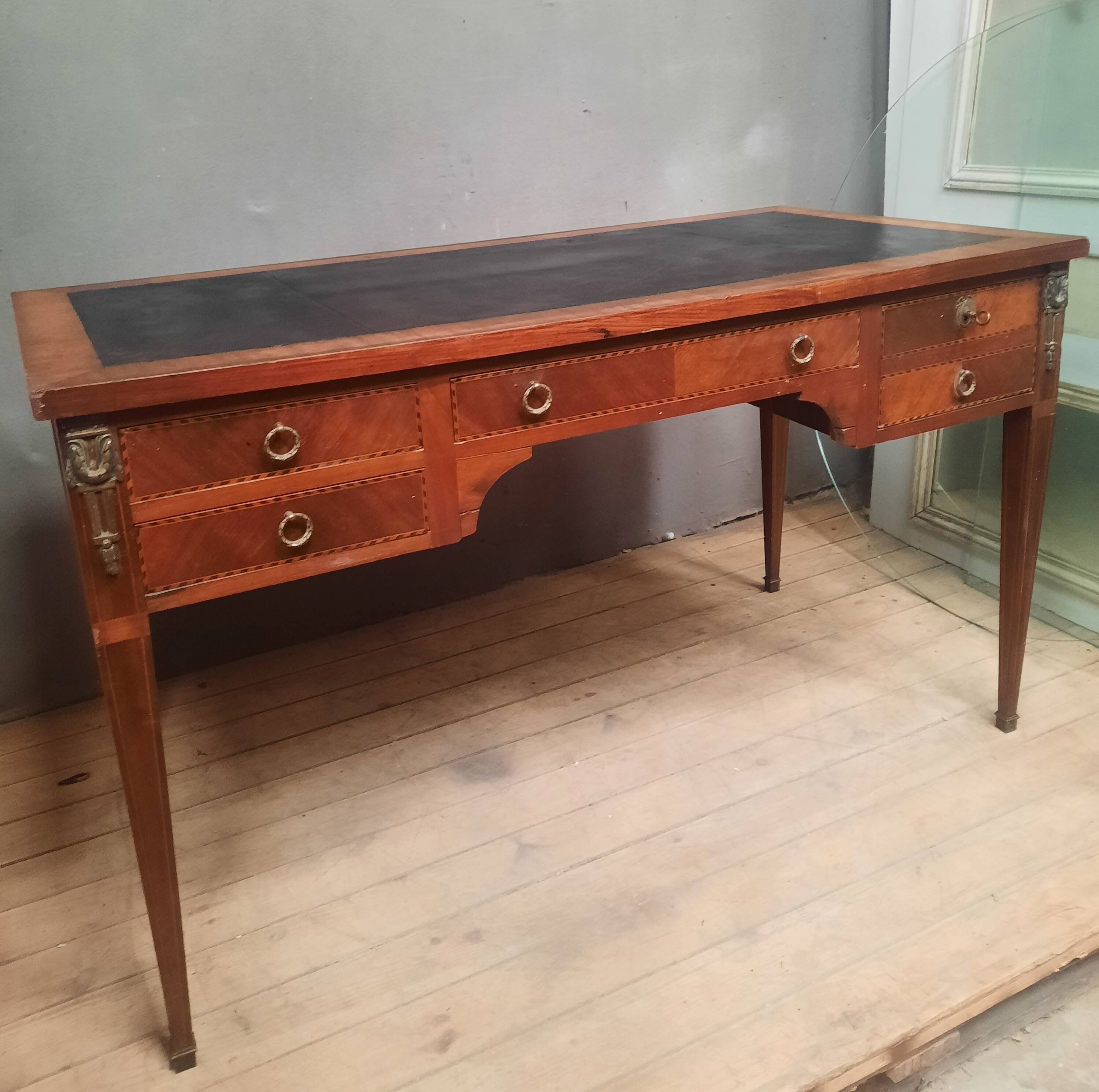 1900 Louis XVI style veneer flat desk