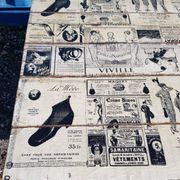 Table à manger en teck avec plateau illustré