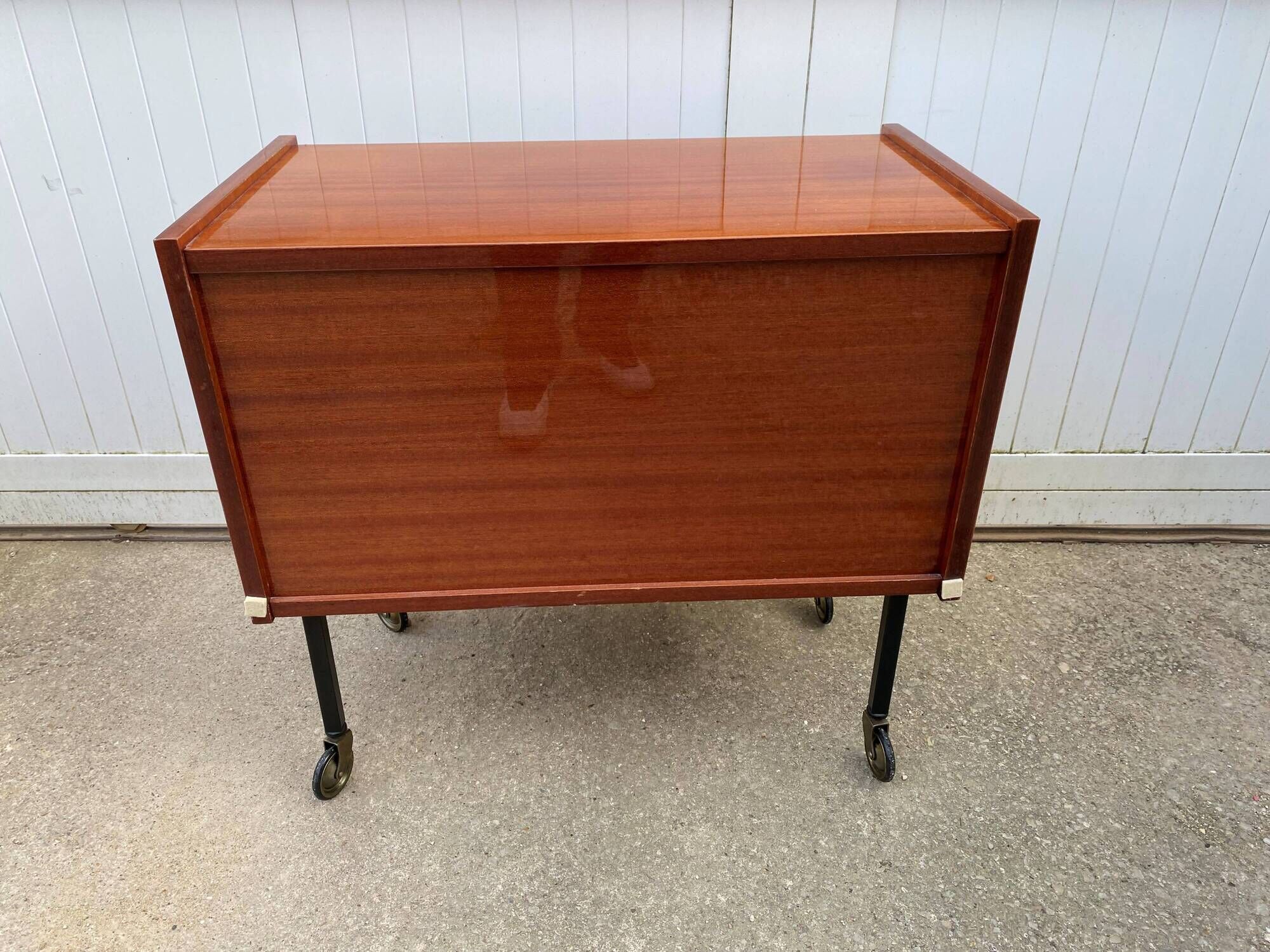 Vintage 50s TV bar cabinet with 2 sliding doors