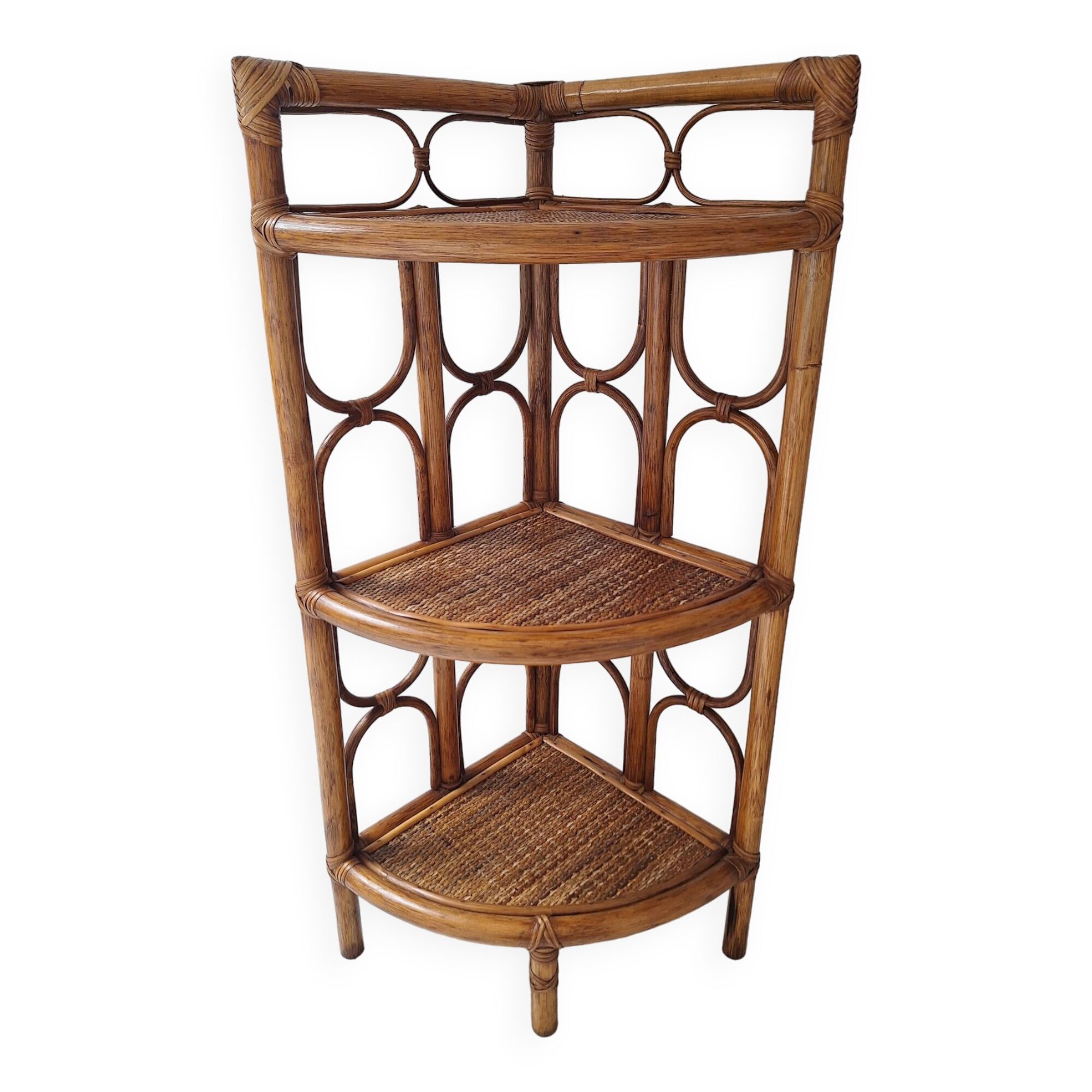Etagère d'angle en rotin