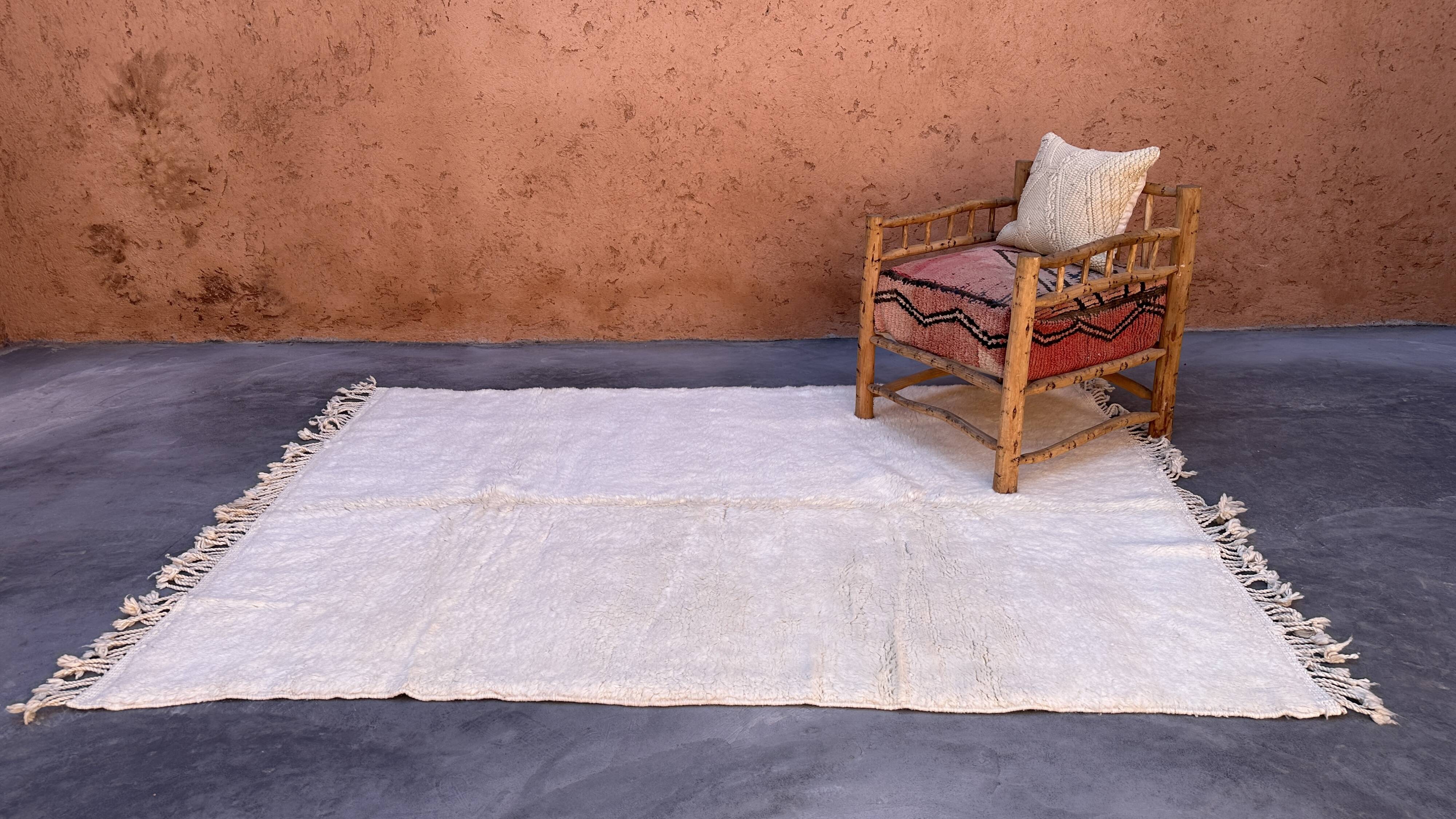 Moroccan rug Beni M'Rirt white - 177 x 264 cm