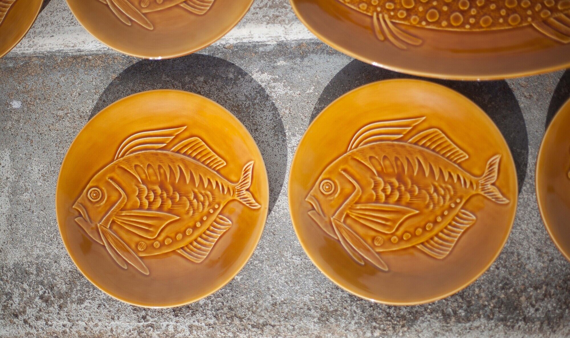 Fish service, Longchamp France porcelain service, 12 fish plates and 1 serving dish