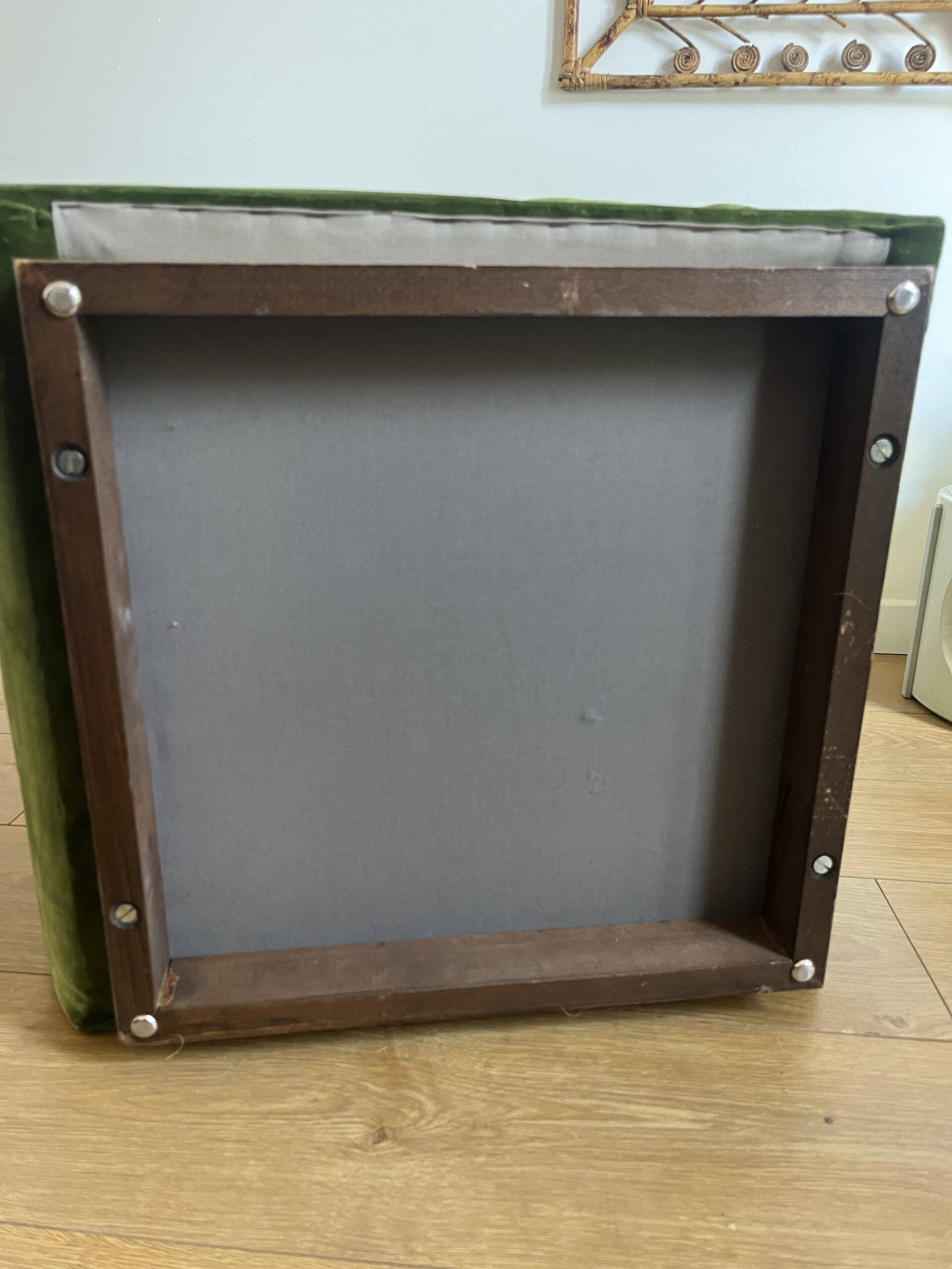 Chauffeuse basse vintage en velours vert