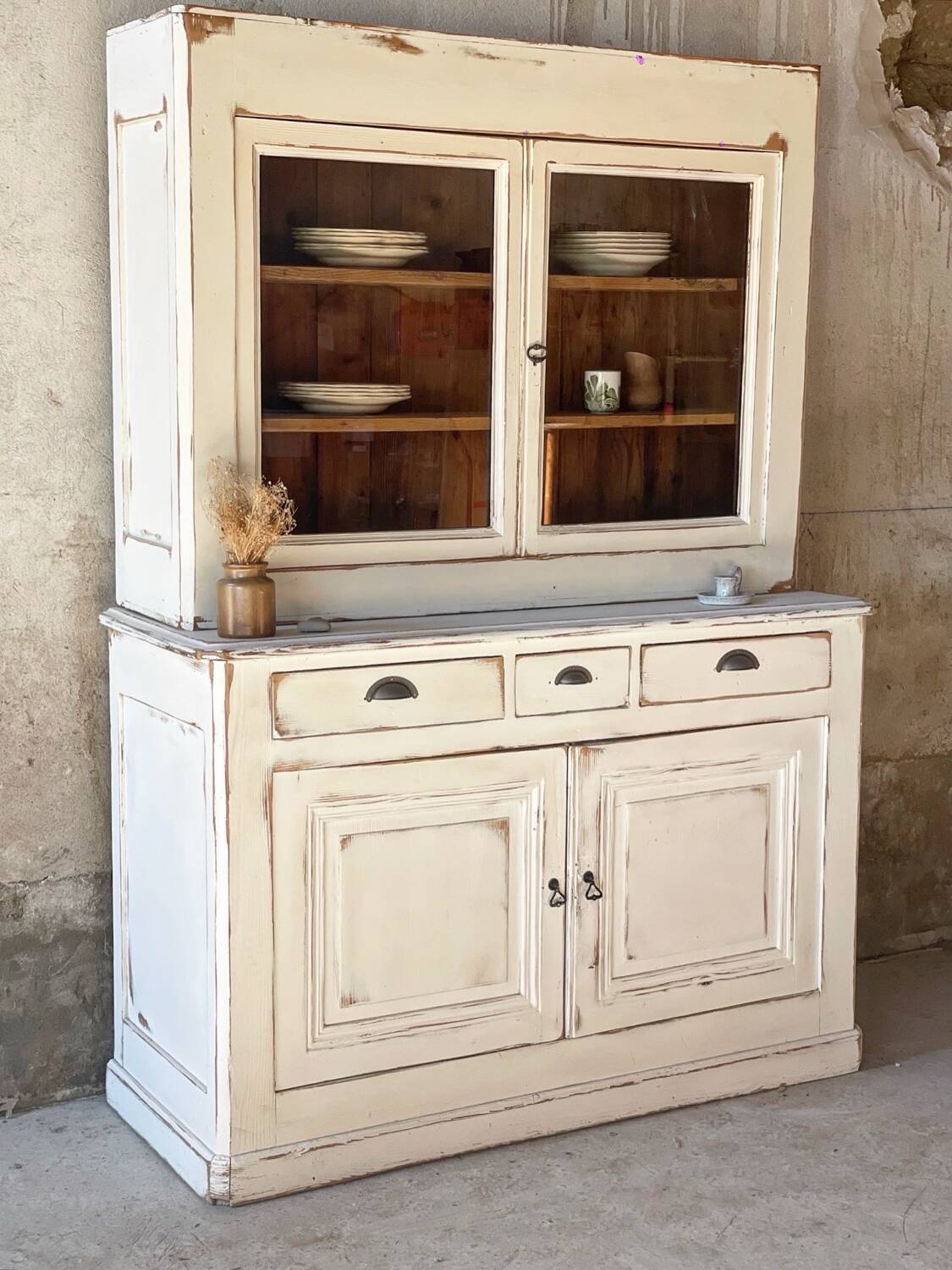 Double-bodied china cabinet
