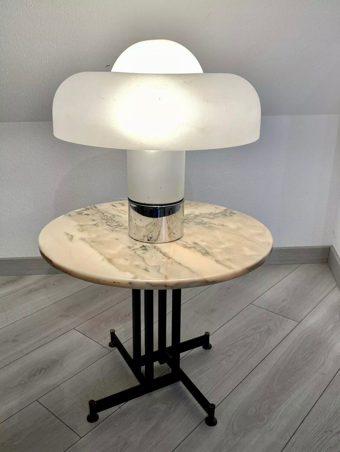 Table guéridon marbre et metal design italien annee 60