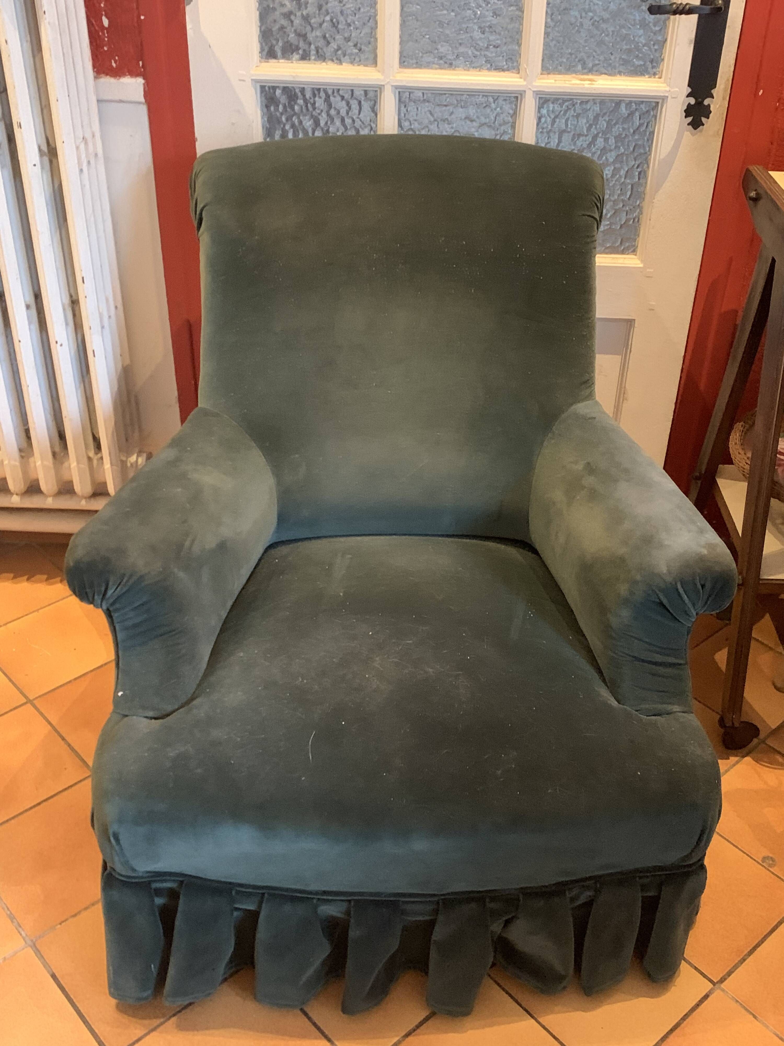 Napoleon III toad armchair, upholstered in fir green velvet, antique