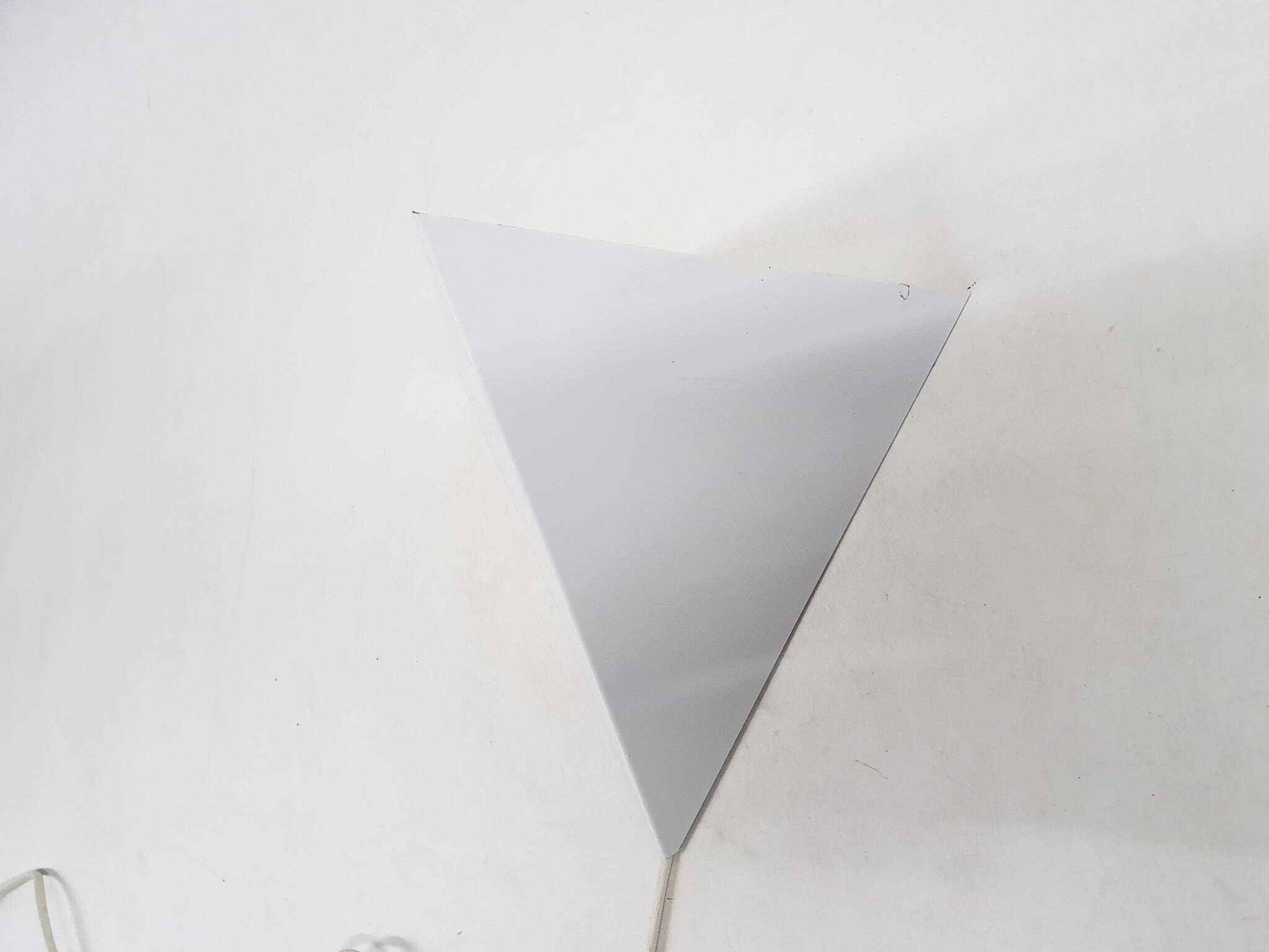 White metal wall light in good condition. By Anvia, The Netherlands.