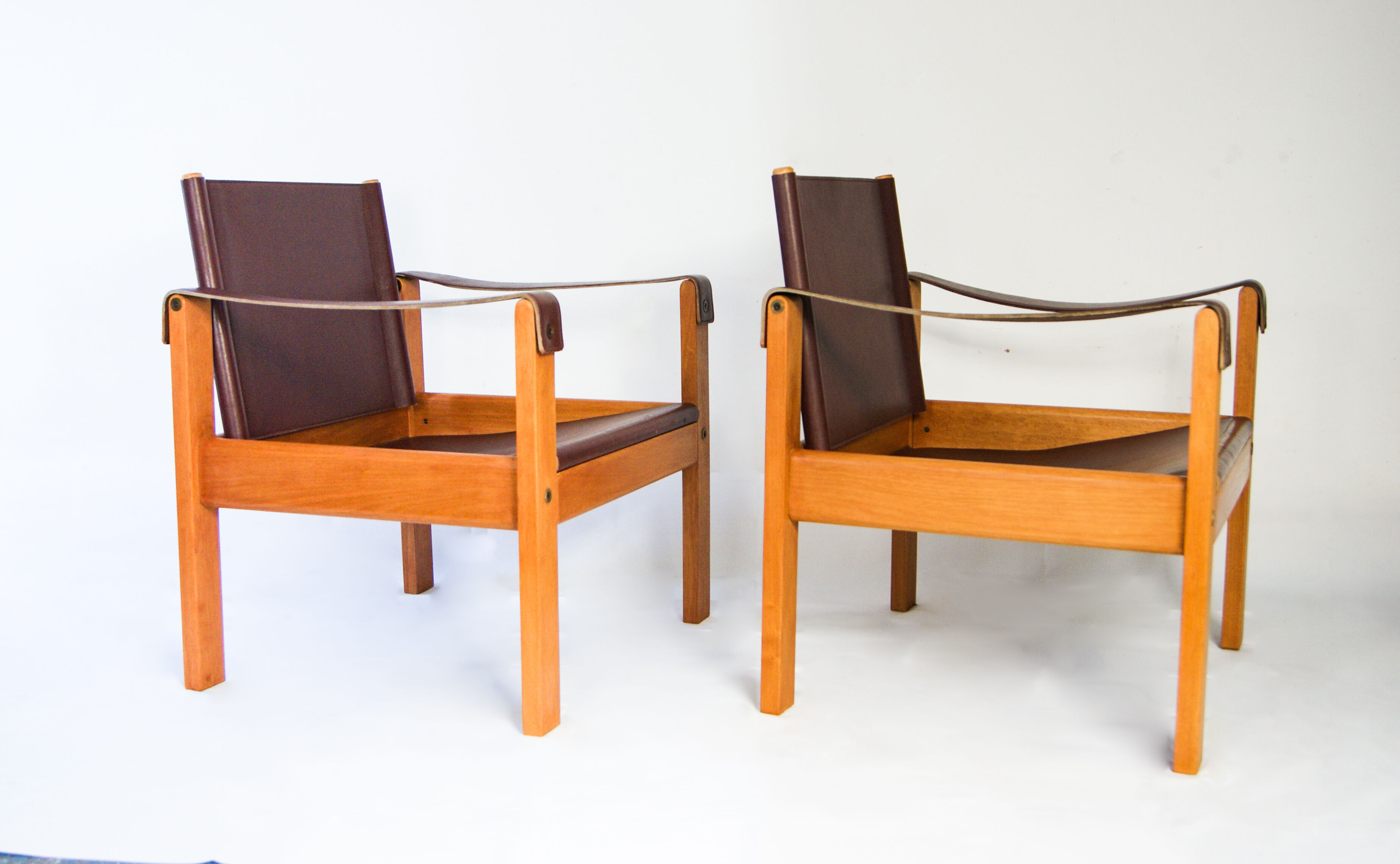 Karl Heinz Bergmiller For Escriba, Pair of Safari Leather Armchairs and Matching Coffee Table