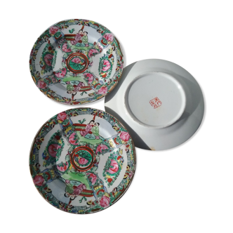 3 small Asian plates 15 cm in diameter