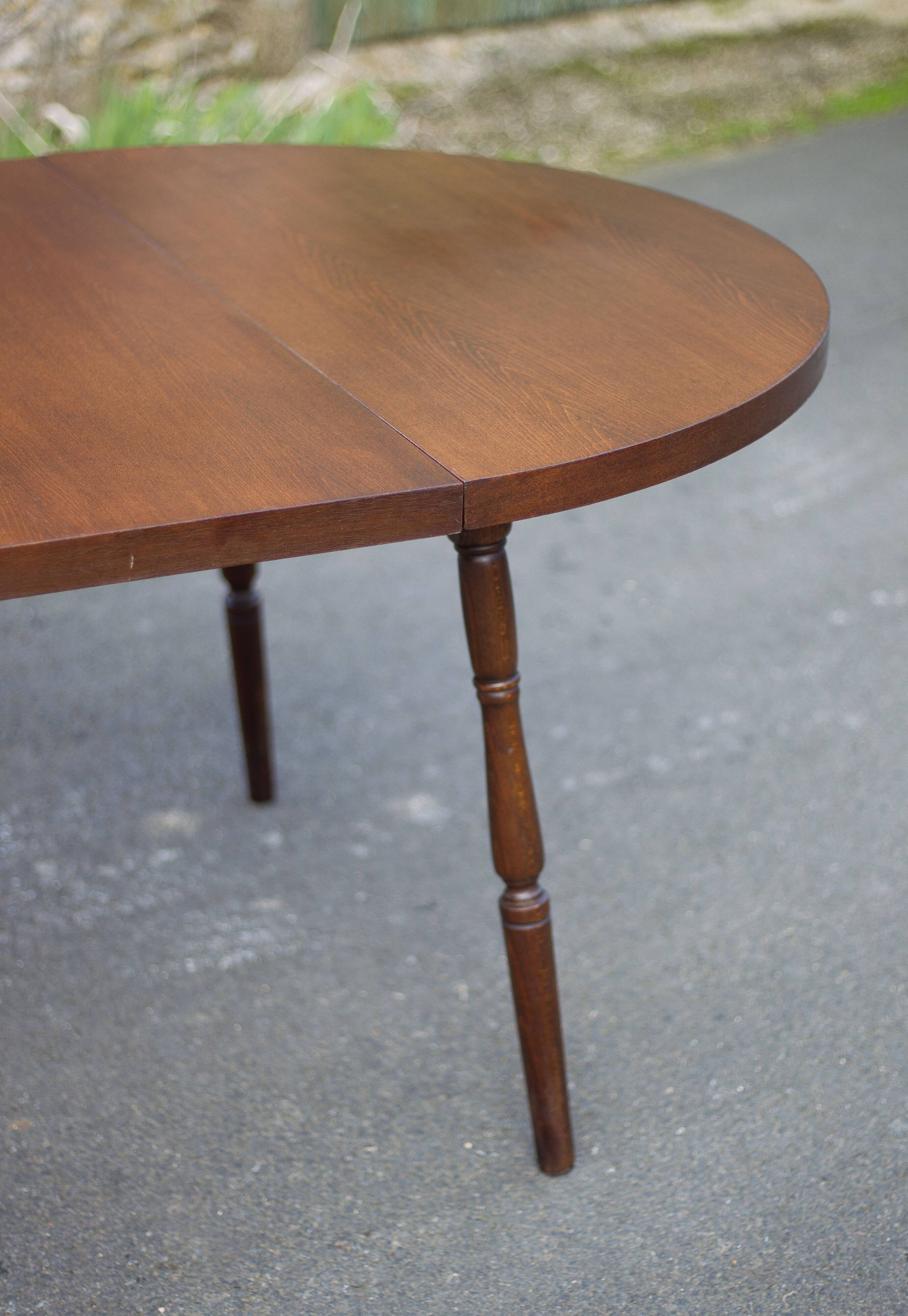 Round wooden table with 1 extension, wooden dining table, dining room table, kitchen table