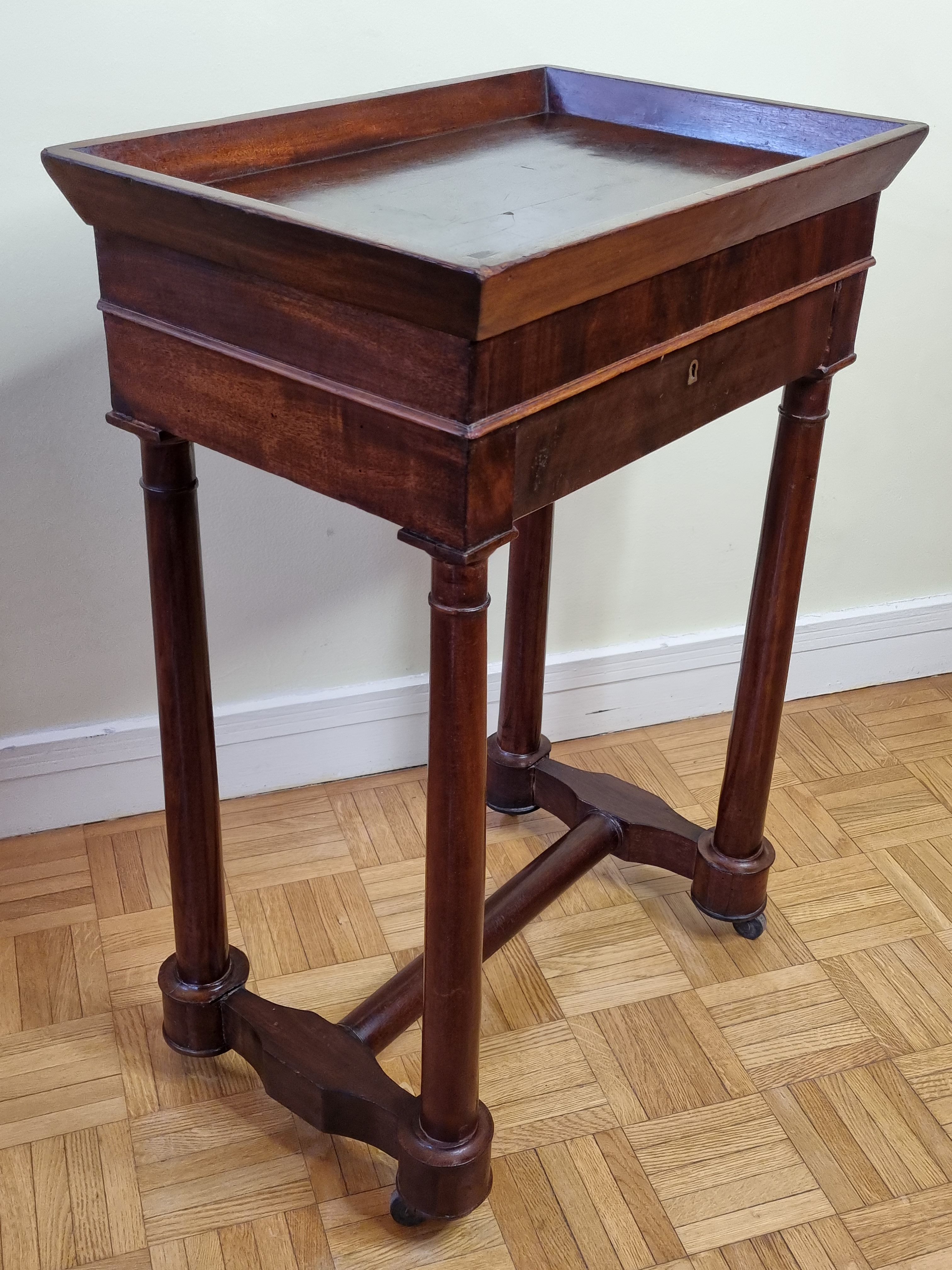 Old Empire period console in mahogany and veneer wood with bowl top