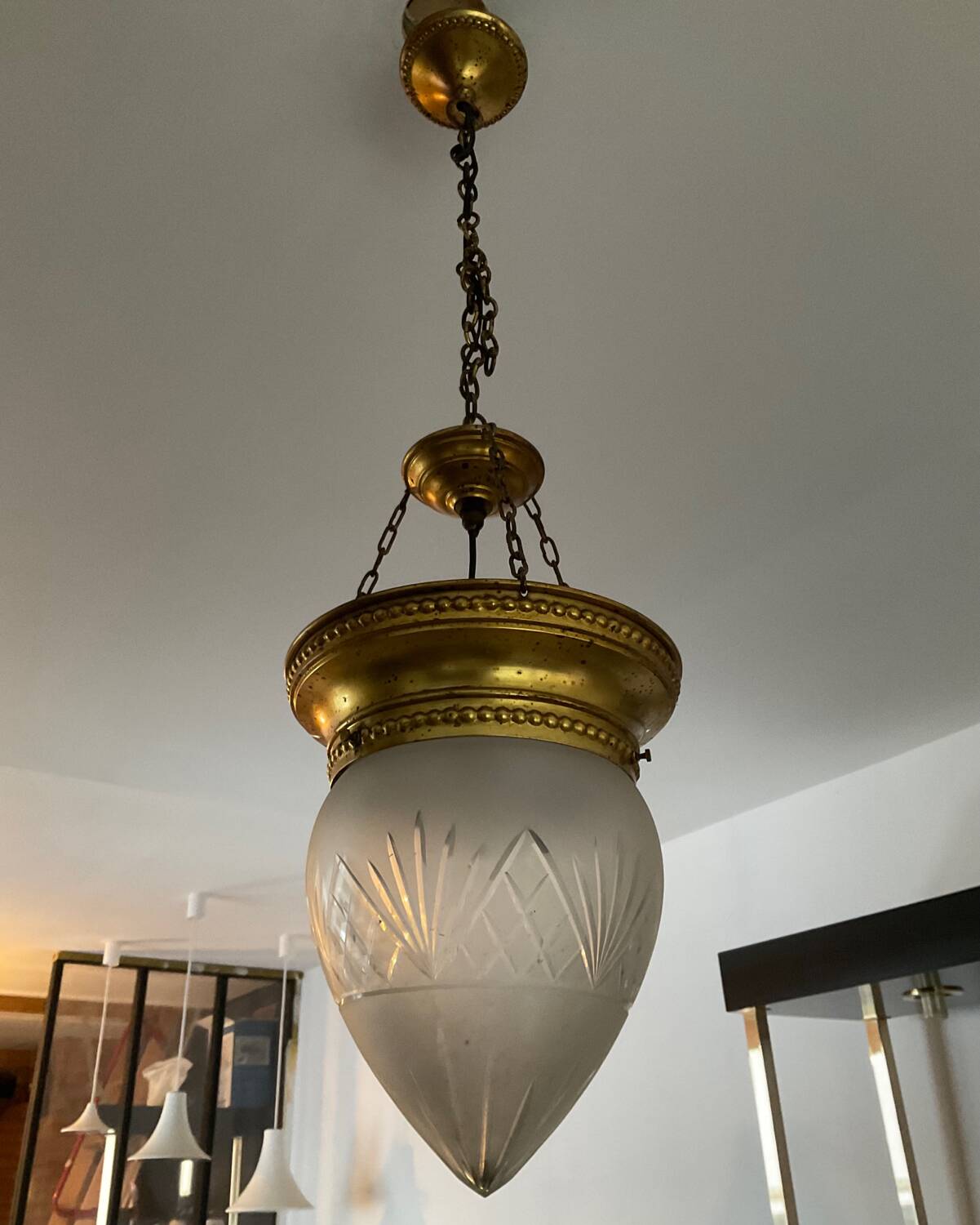 Vintage pendant light in chiseled glass and brass