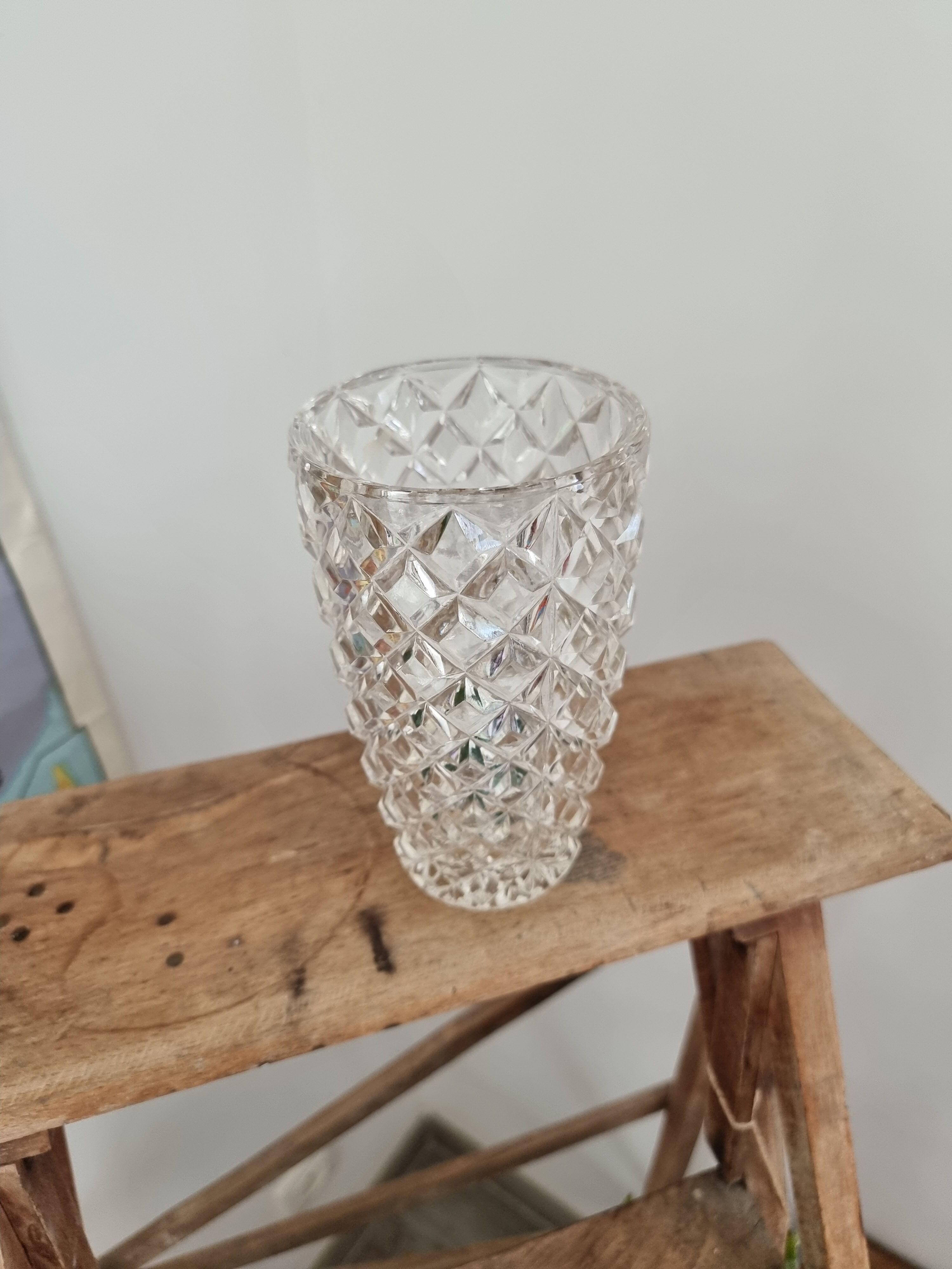 Chiseled glass vase