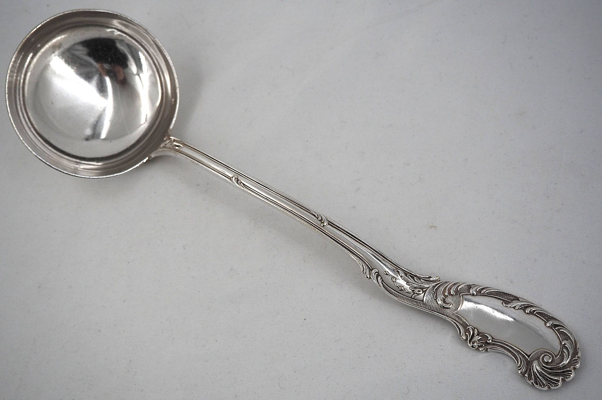 Orbrille Louis XV cutlery set 73 pieces in silver-plated metal, excellent condition.