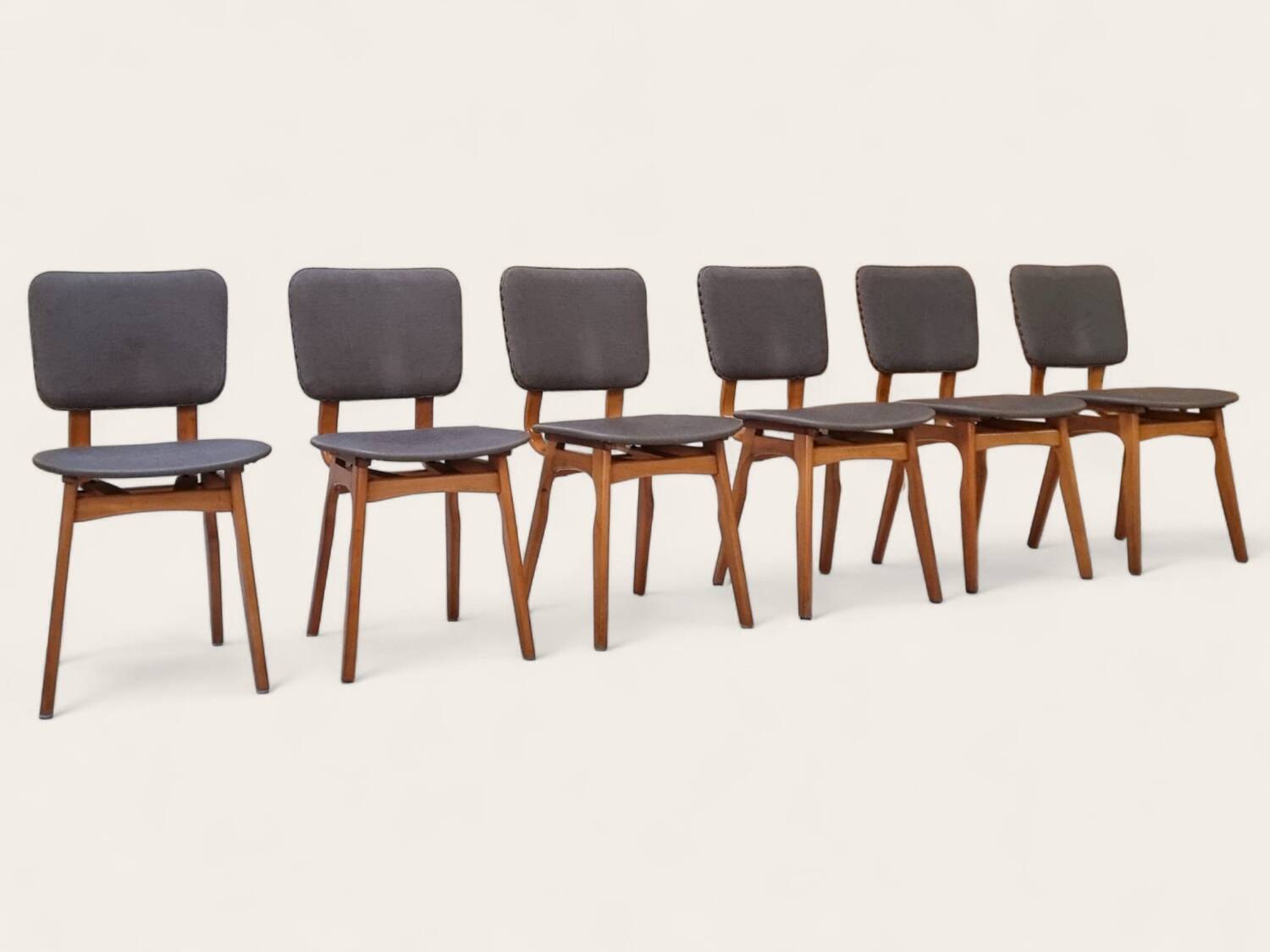 Chaises du milieu du siècle