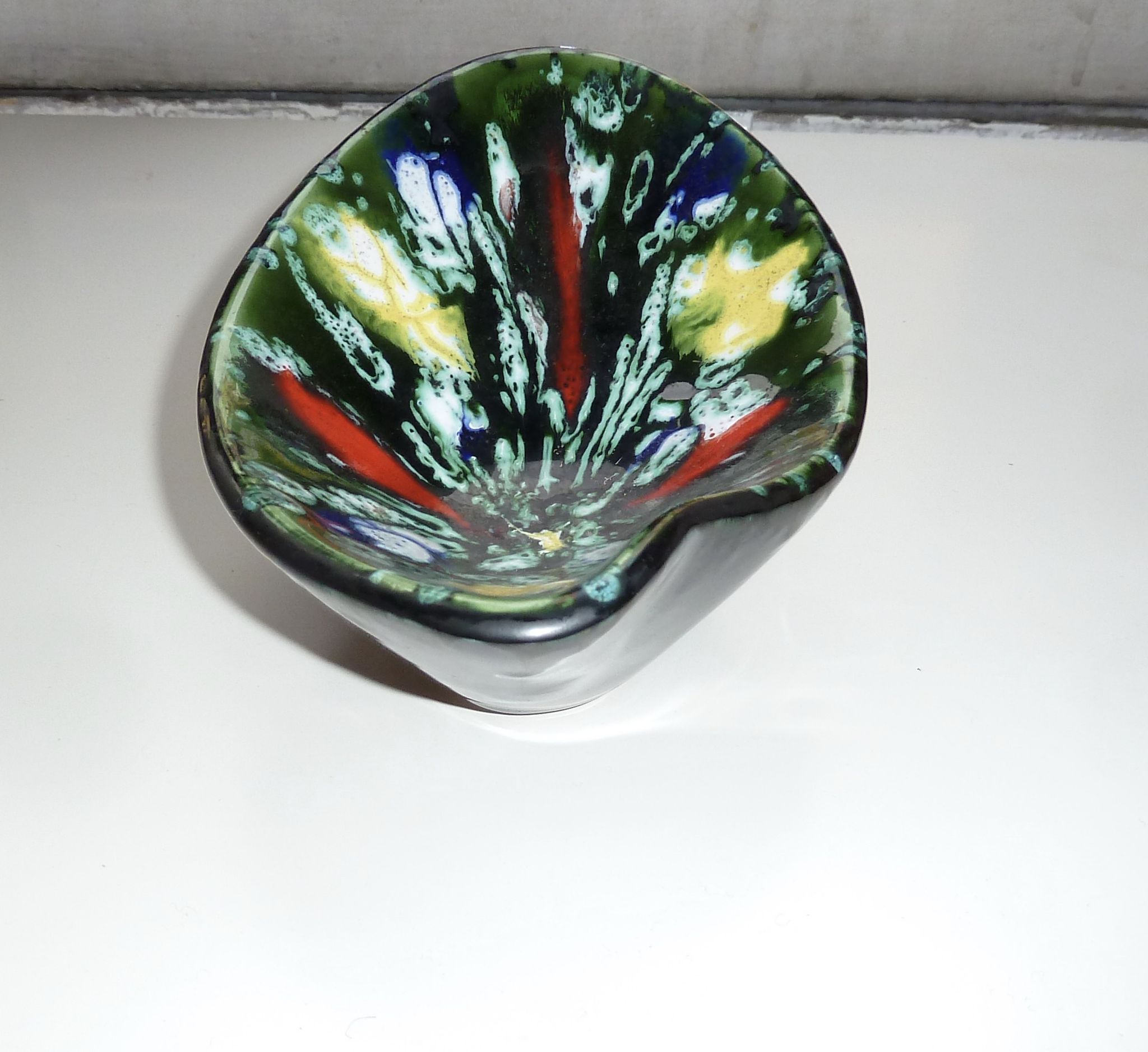 Former cup tripod signed A.Dressinval bright colors France