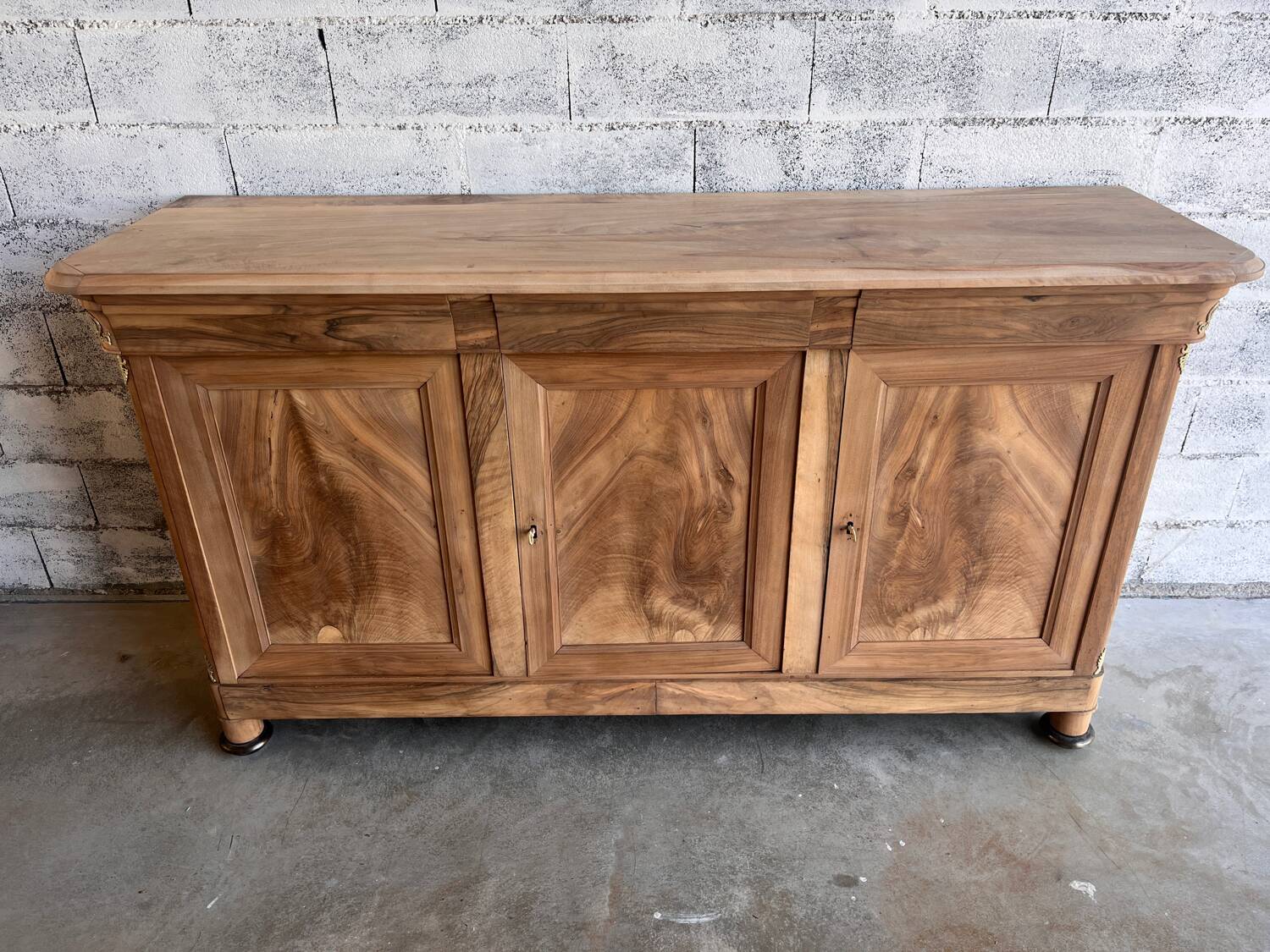 Buffet bahut enfilade en noyer brut