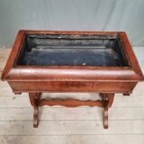 Mahogany planter