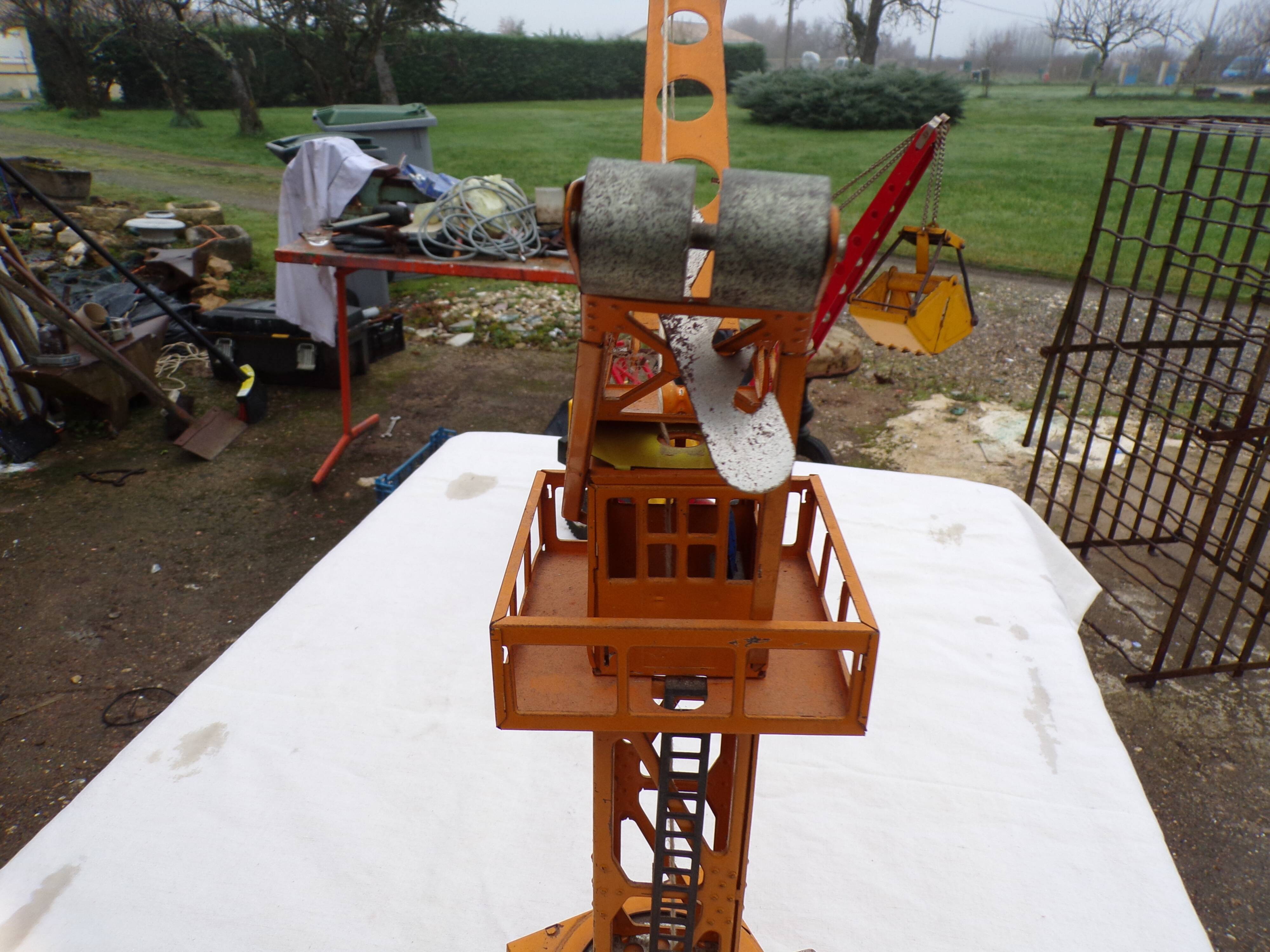 Toys old 2 cranes tole year 50