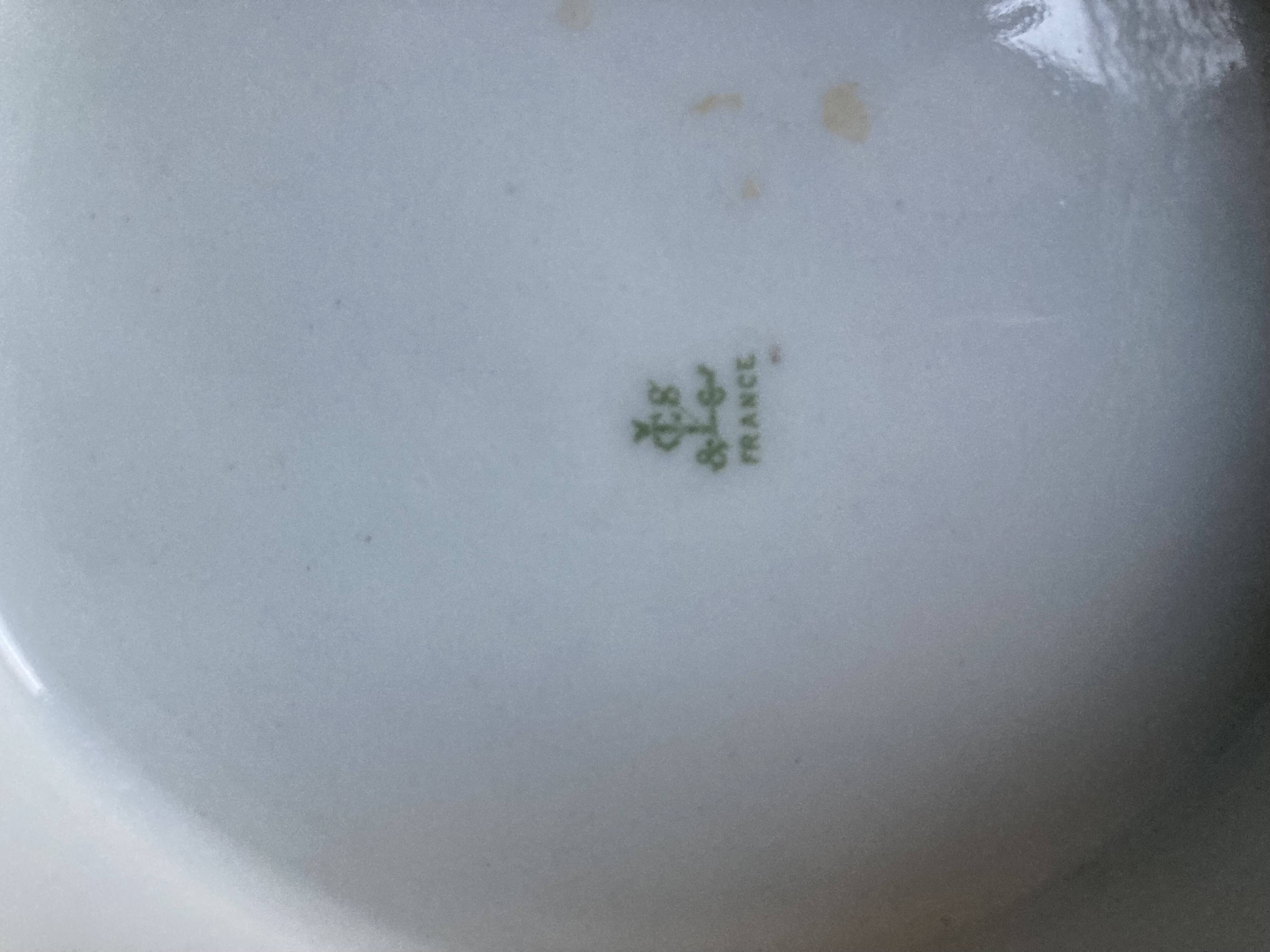 LCS Porcelaine Limoges pedestal dish in white porcelain with gold edging
