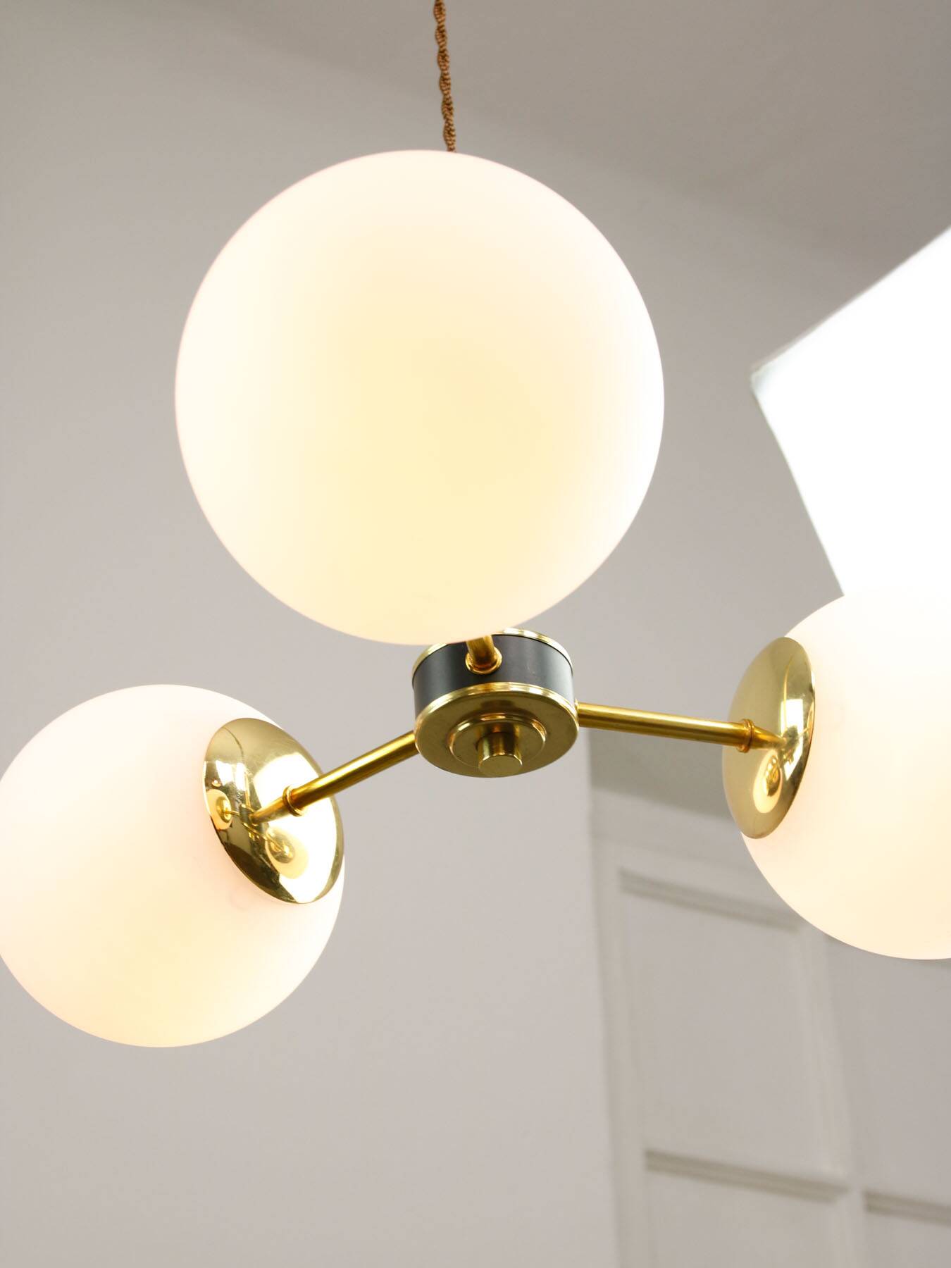 Mid-Century Modern Italian Chandelier in Brass and Opaline Glass, 1960s