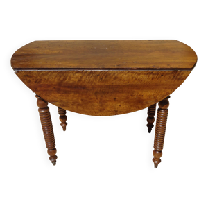 Table en noyer à rabats,