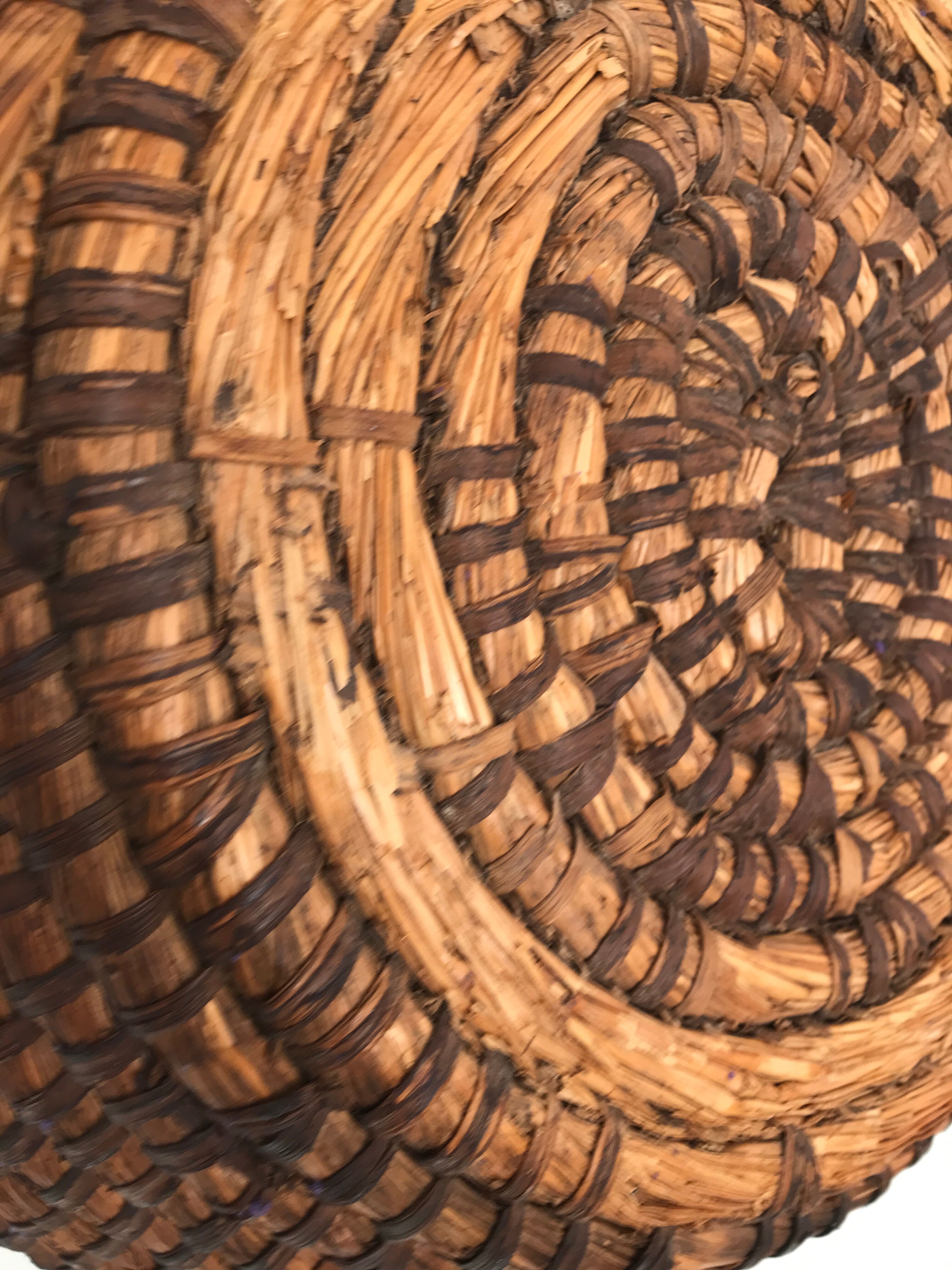 Round straw basket 50s-60s