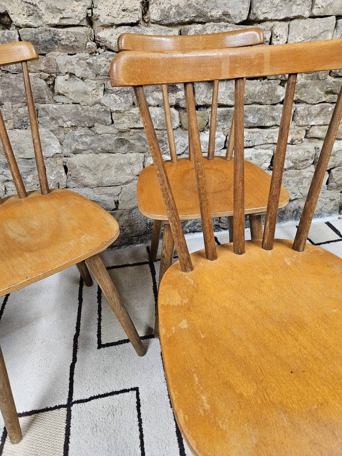 Lot de huit chaises barreaux vintage  bistrot auberge  1960