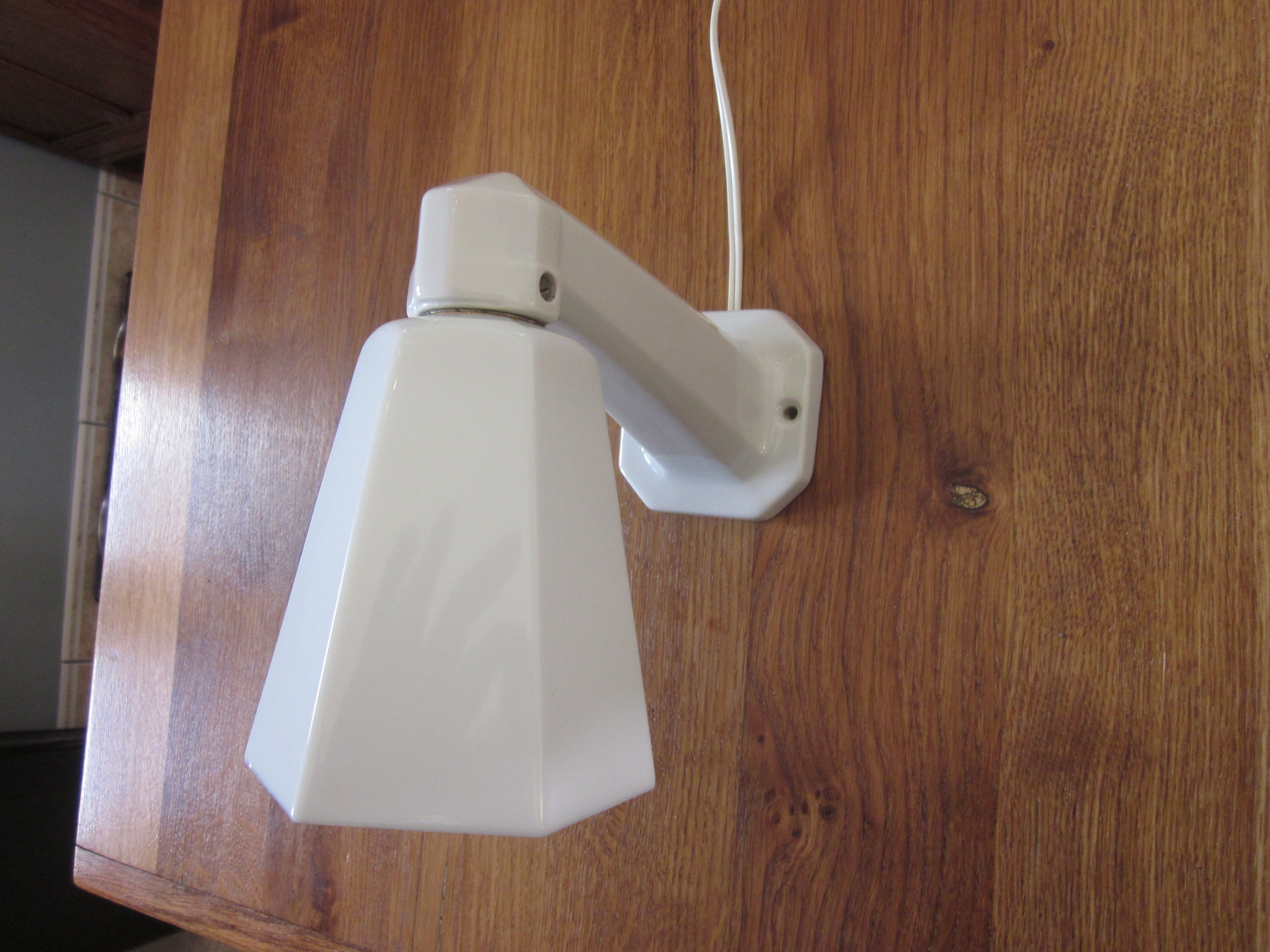 Bathroom wall lamp from the years 1930