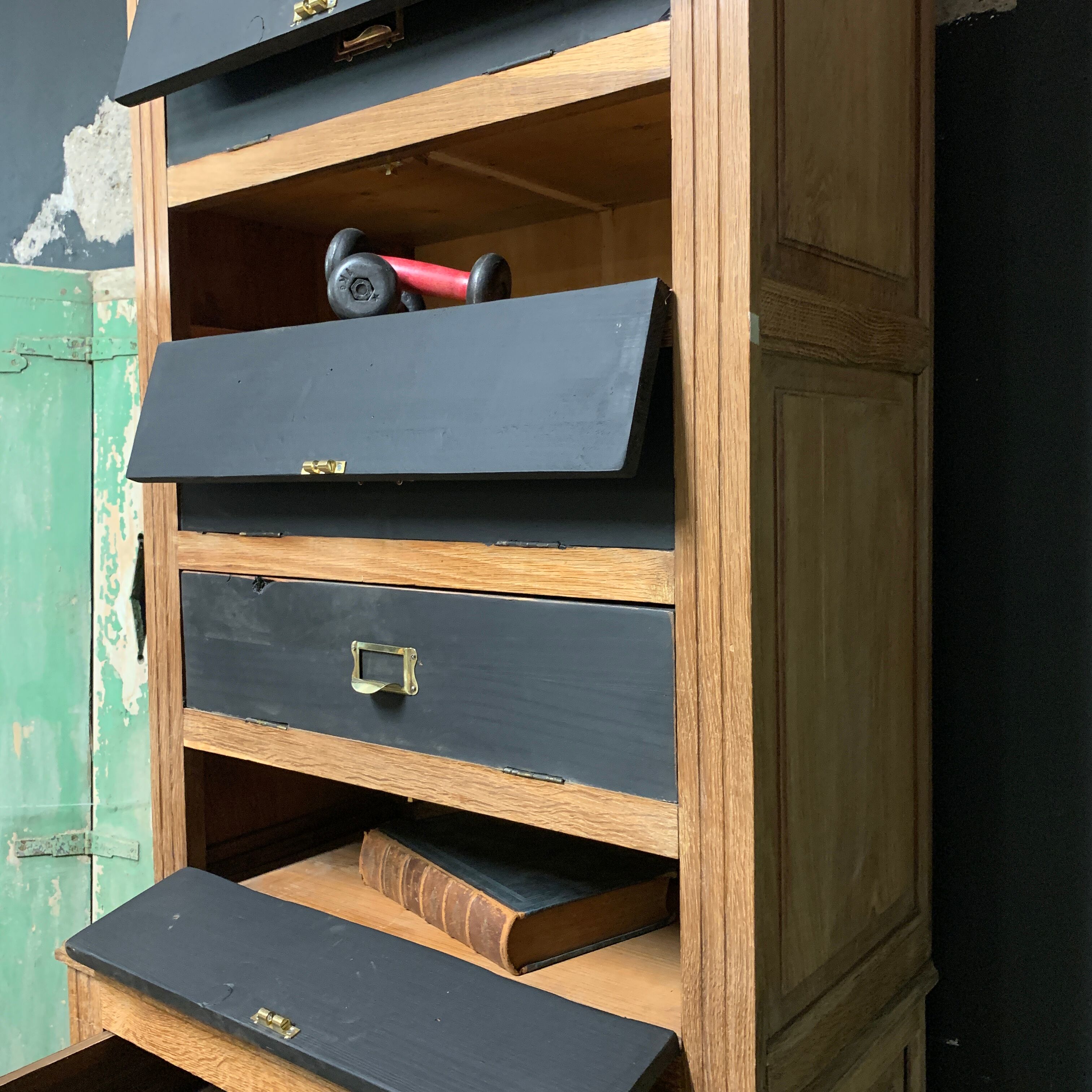 Notary's trade furniture with oak clamshell 1930