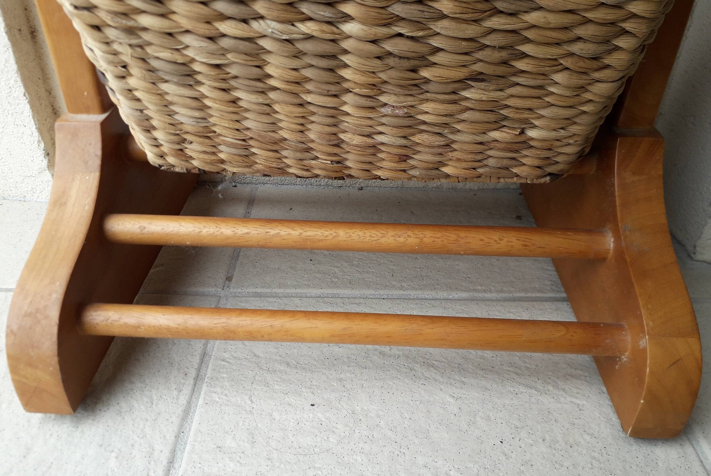 Wood and straw storage unit