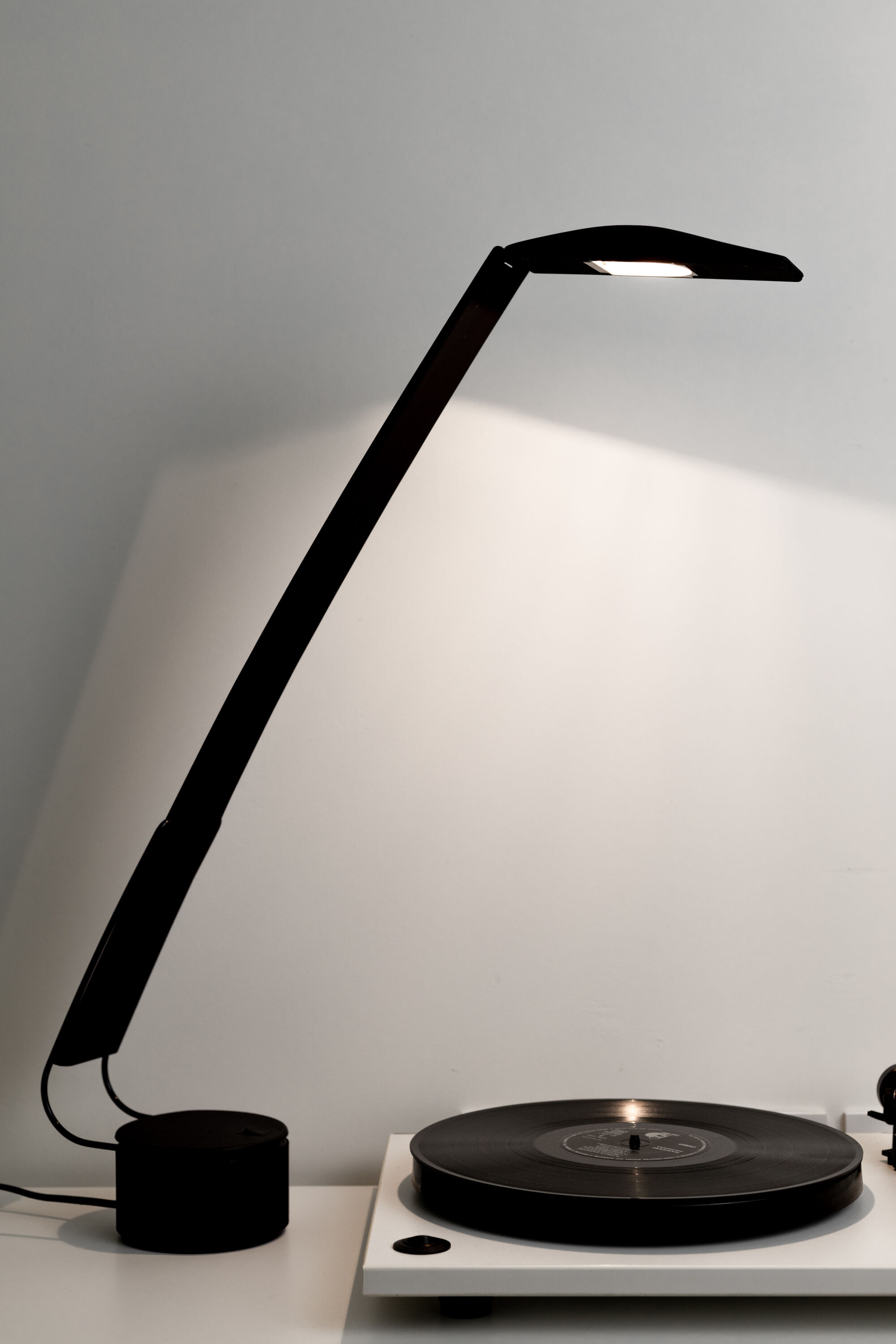 2 Dove desk lamps by Mario Barbaglia and Marco Colombo - edition Italian Luce design 80s