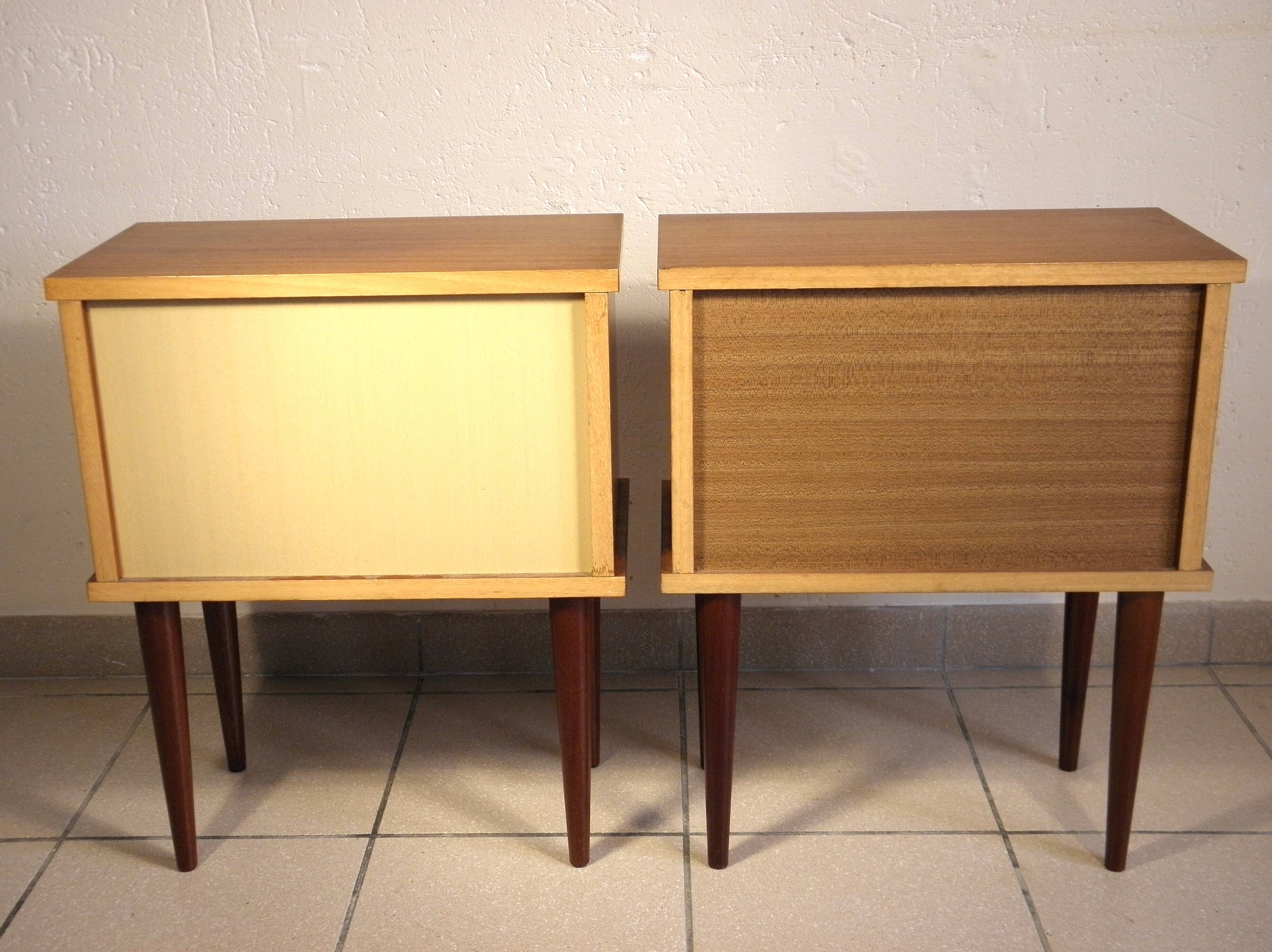 Deux tables de chevet années 60-70