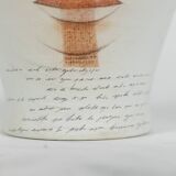 Vase en terre cuite peinte, travail contemporain