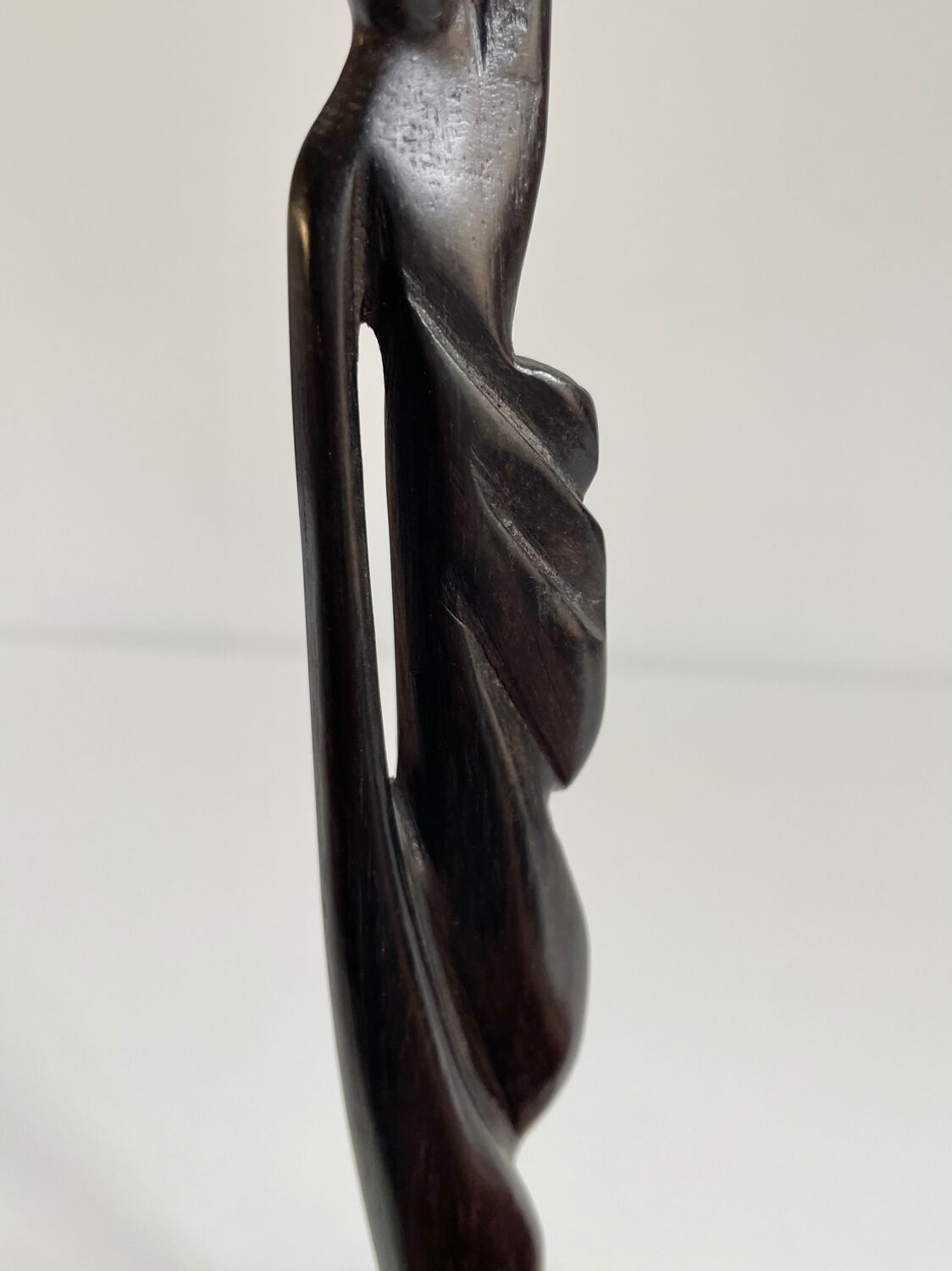 Sculpture d’art africain en bois d’ébène