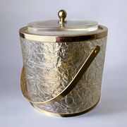 Seau à glace en lucite de style Dior avec pinces, Italie, 1970