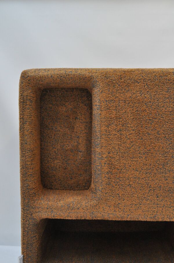 Cabinet — un objet de rangement sculptural fait à la main par Zachte Zaken.