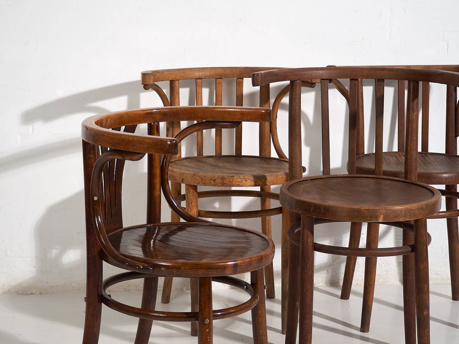 Antique armchairs with armrests (circa 1920). Set of 4 pieces no. 3