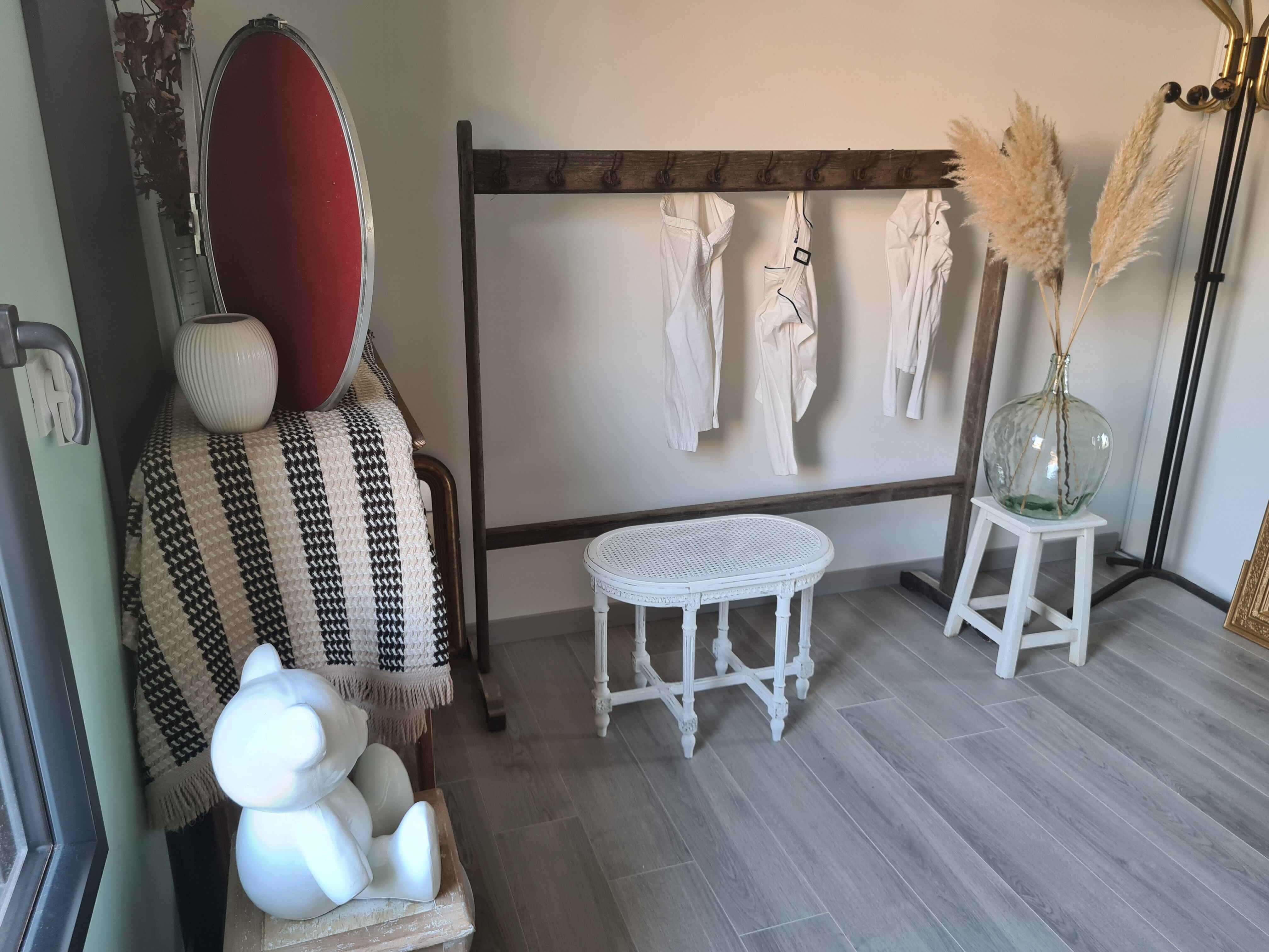 Small piano bench canné shabby chic style