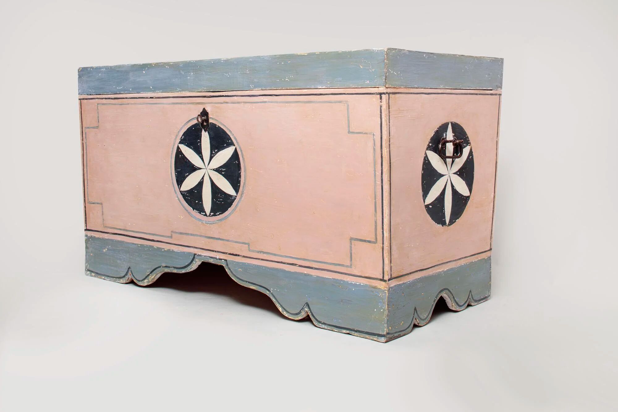 Chest with recent decorative painting