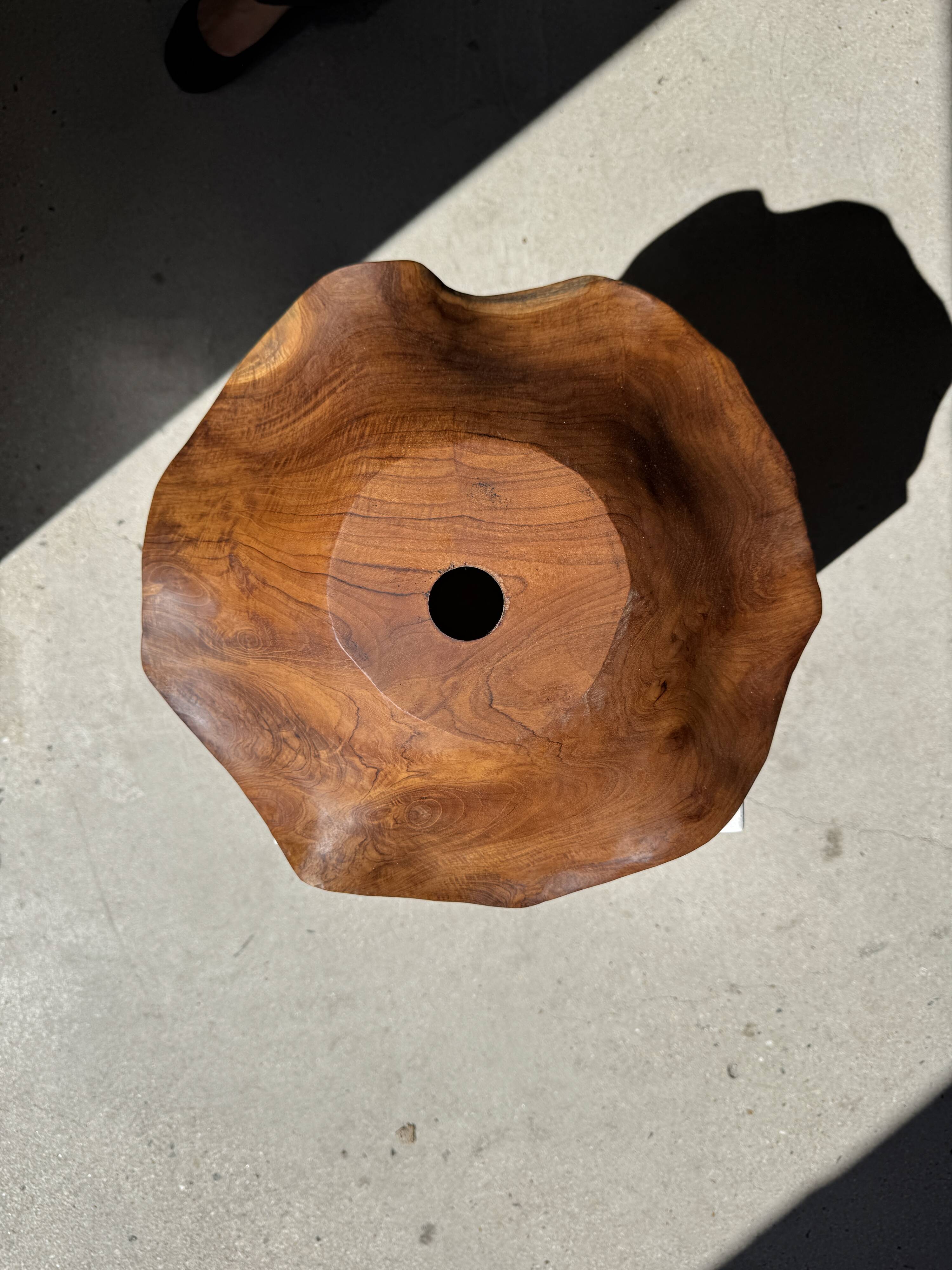 Average suspension flat wavy leaf in teak flower stripes D:40
